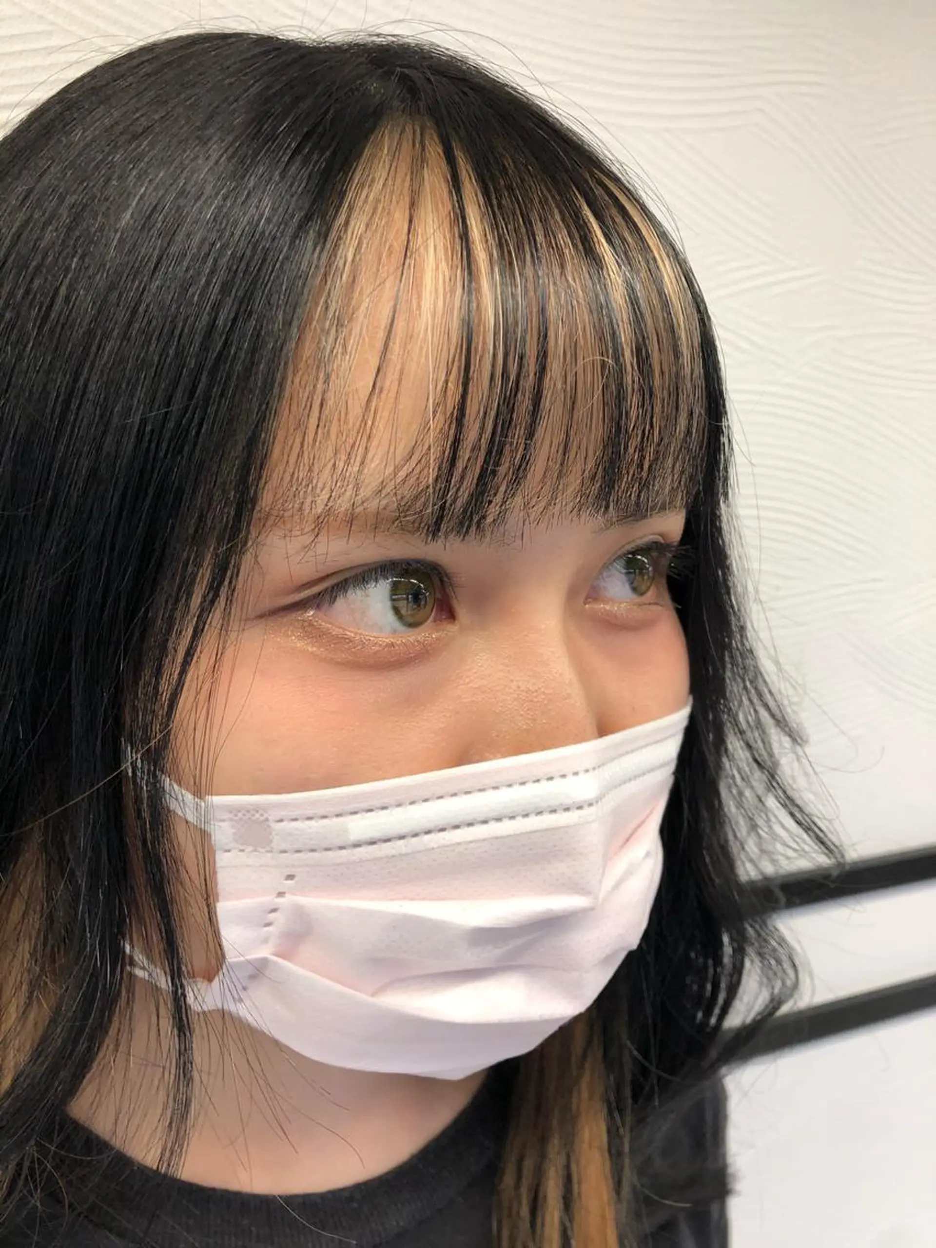 カラー ブロンド インナーカラー レイヤーカット 早崎太生のヘアスタイル