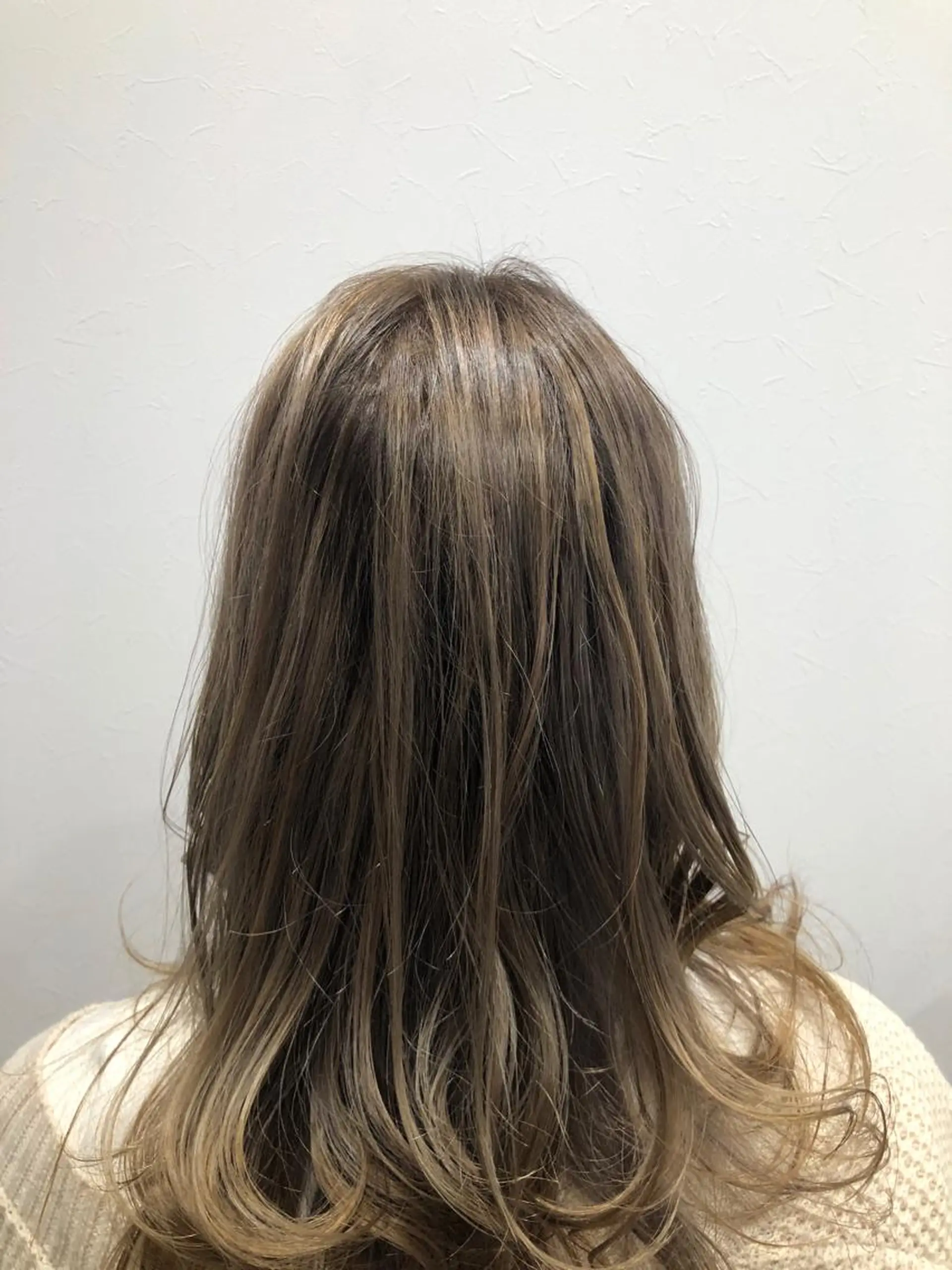 ロング パーマ カット パーマ トリートメント ヘッドスパ ダブルカラー🎉 ハイトーン🎉スドウのヘアスタイル