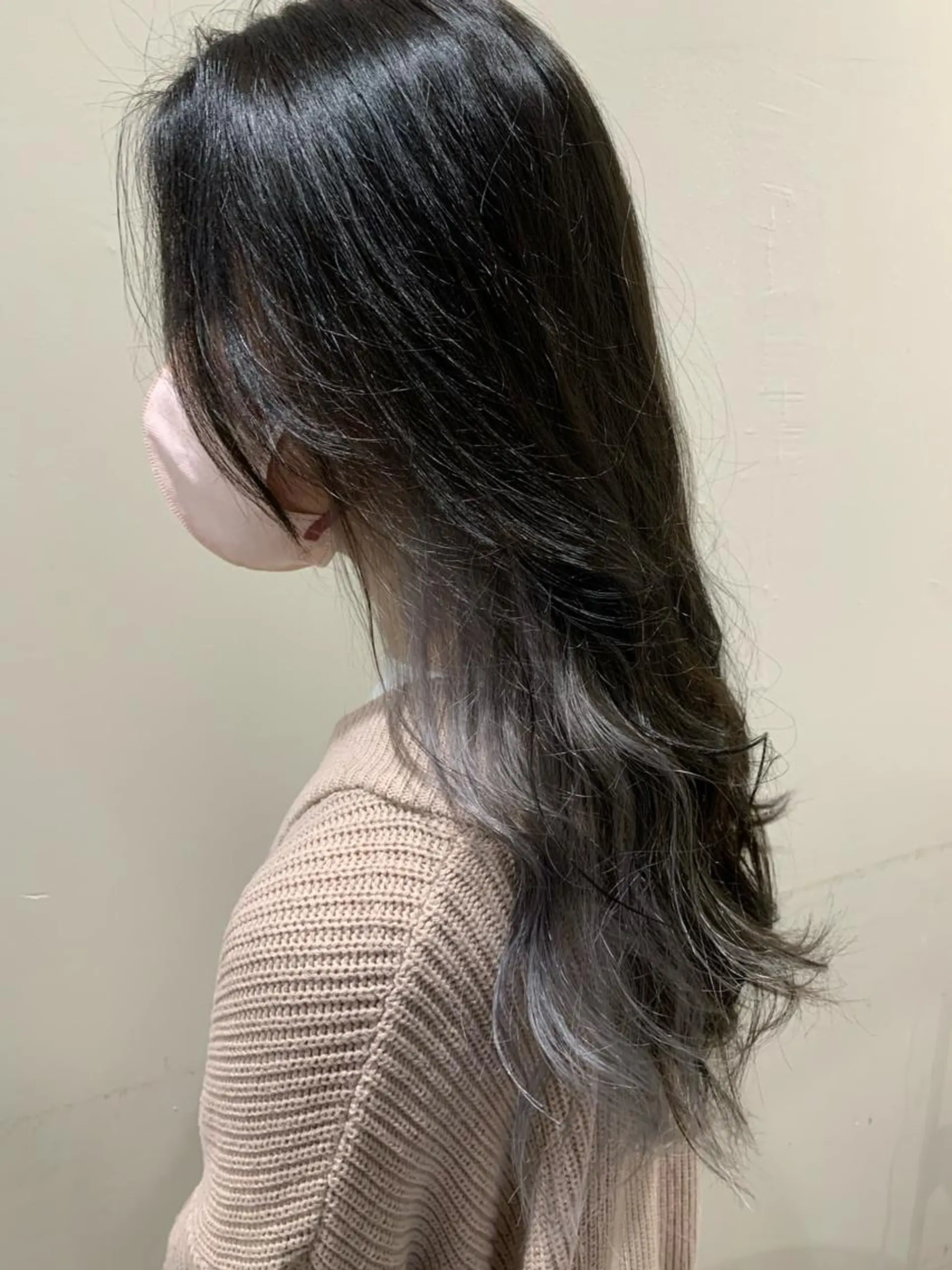 ロング カラー インナーカラー ヘアカラー トリートメント RINA .のヘアスタイル