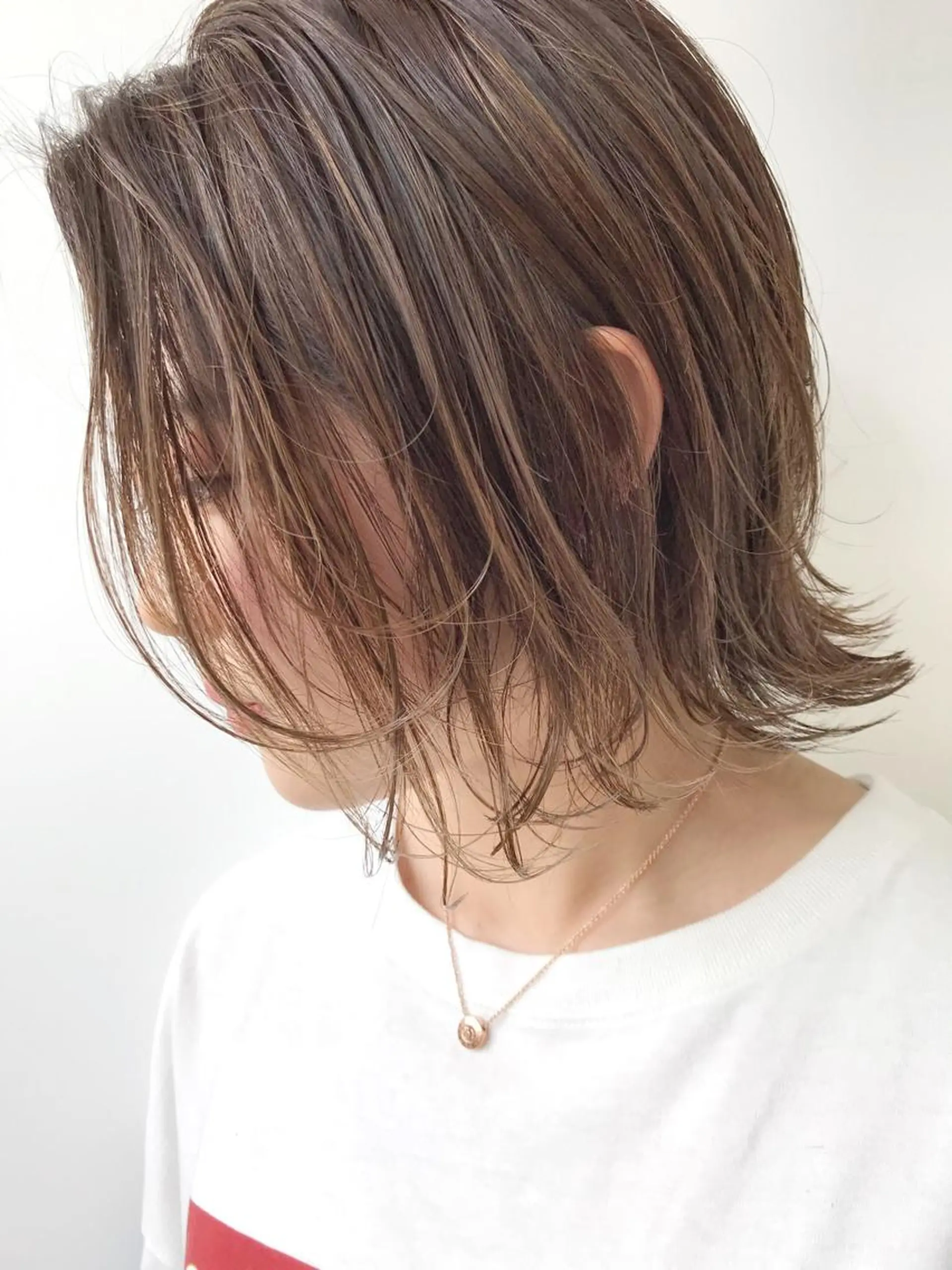 ミディアム アッシュ ハイライト カラーリスト菅野 竜矢🌈のヘアスタイル