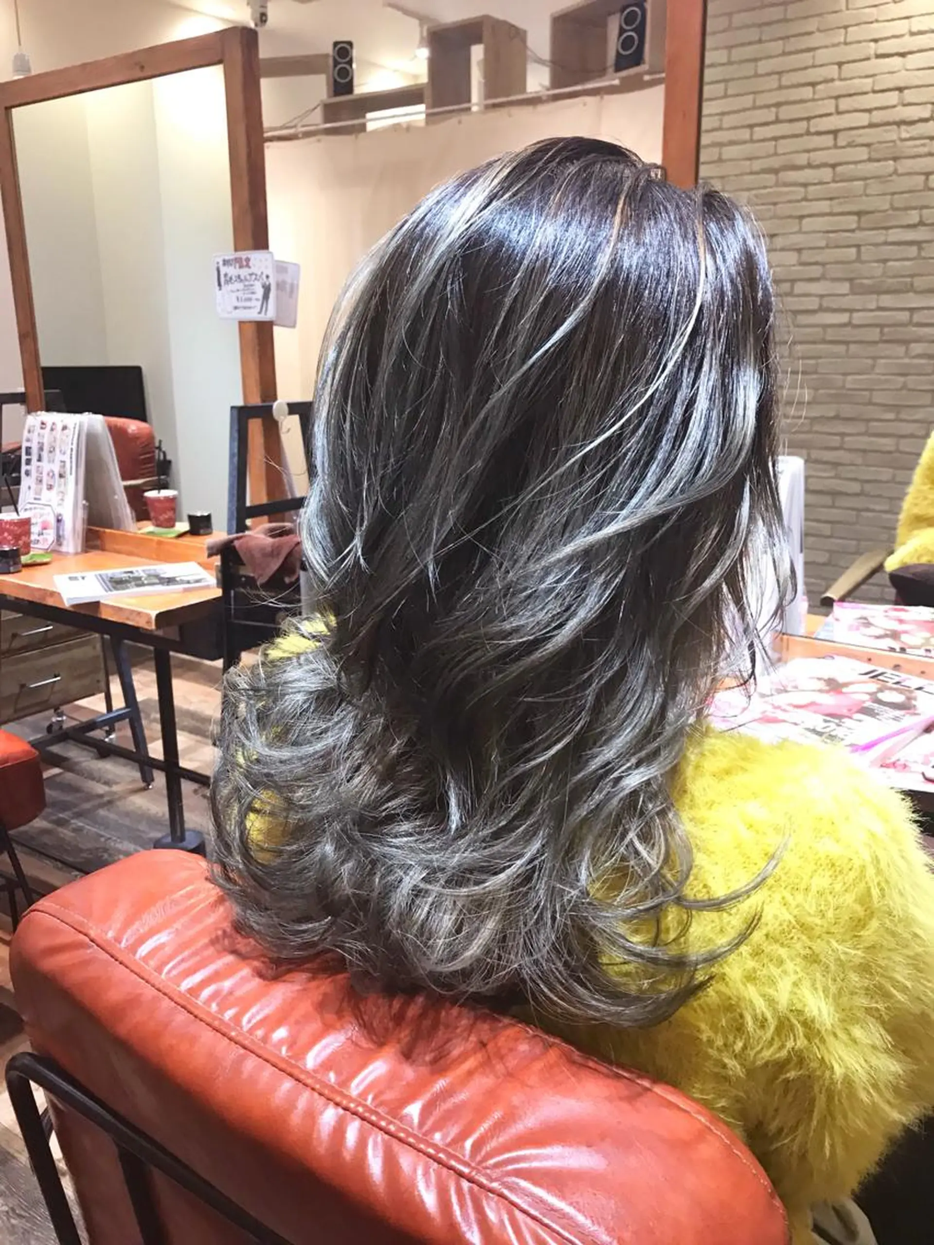 セミロング カラー シールエクステ⭐️ オオミタクヤのヘアスタイル