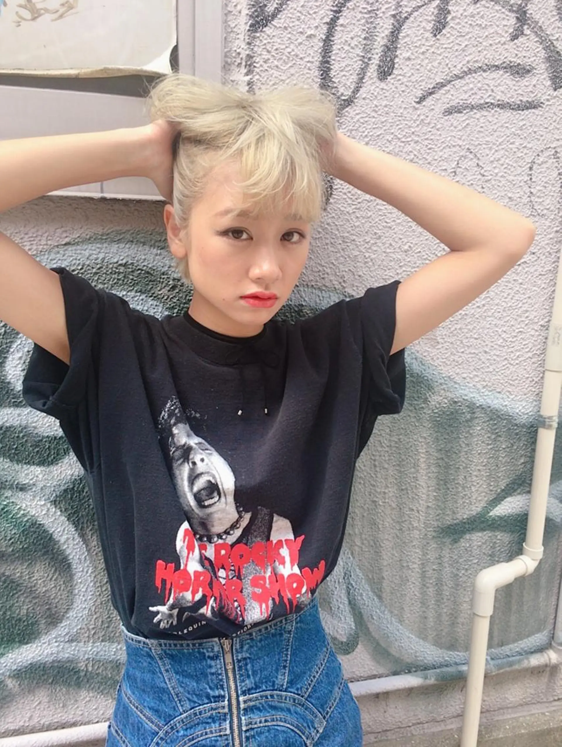 ショート カラー ウルフカット/吉村 桃子のヘアスタイル