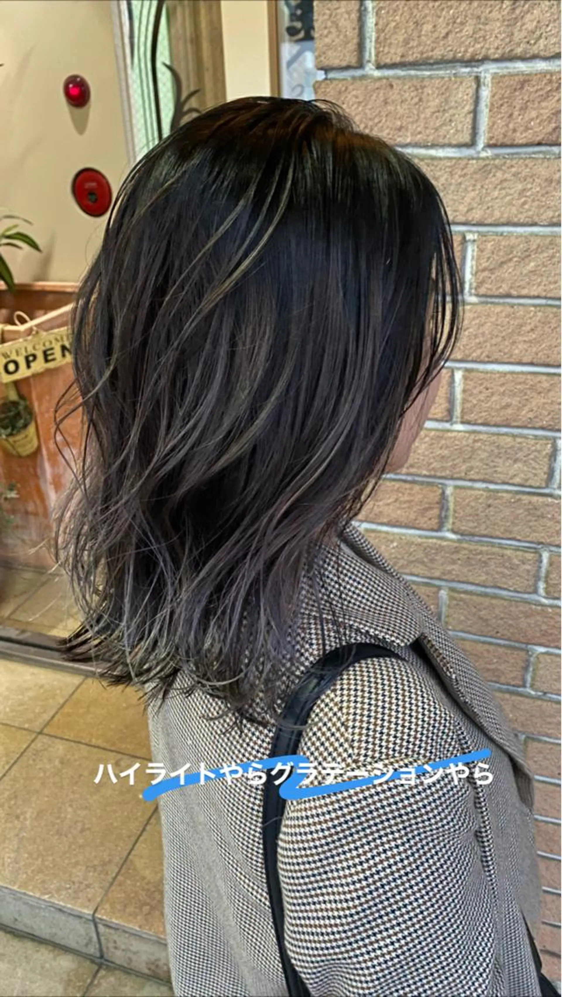 セミロング カラー グレージュ ハイライトカラー ハイライト カット ヘアカラー トリートメント サロンドミルク 原宿のヘアスタイル