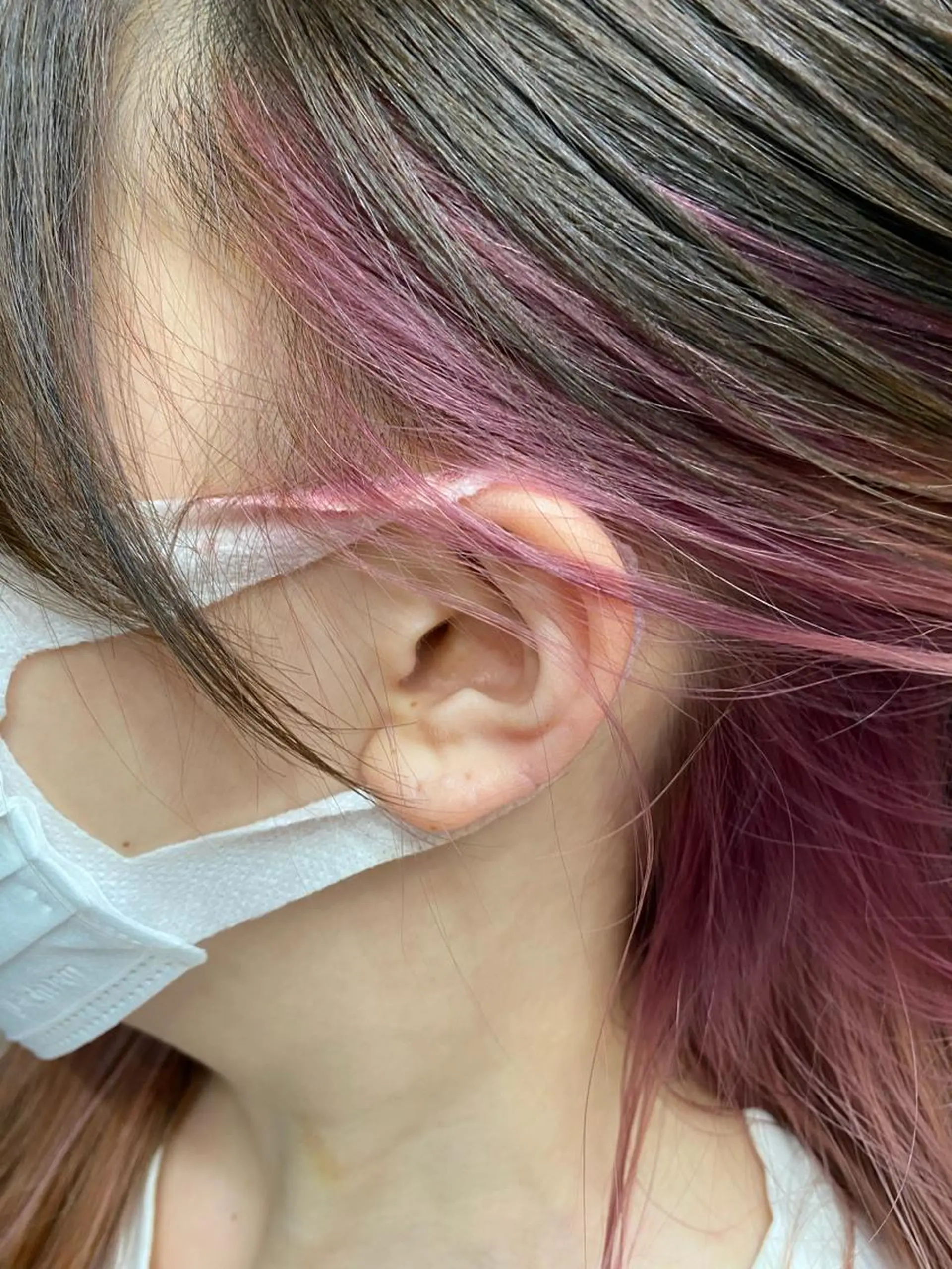 ロング カラー 小坂 麻綾のヘアスタイル