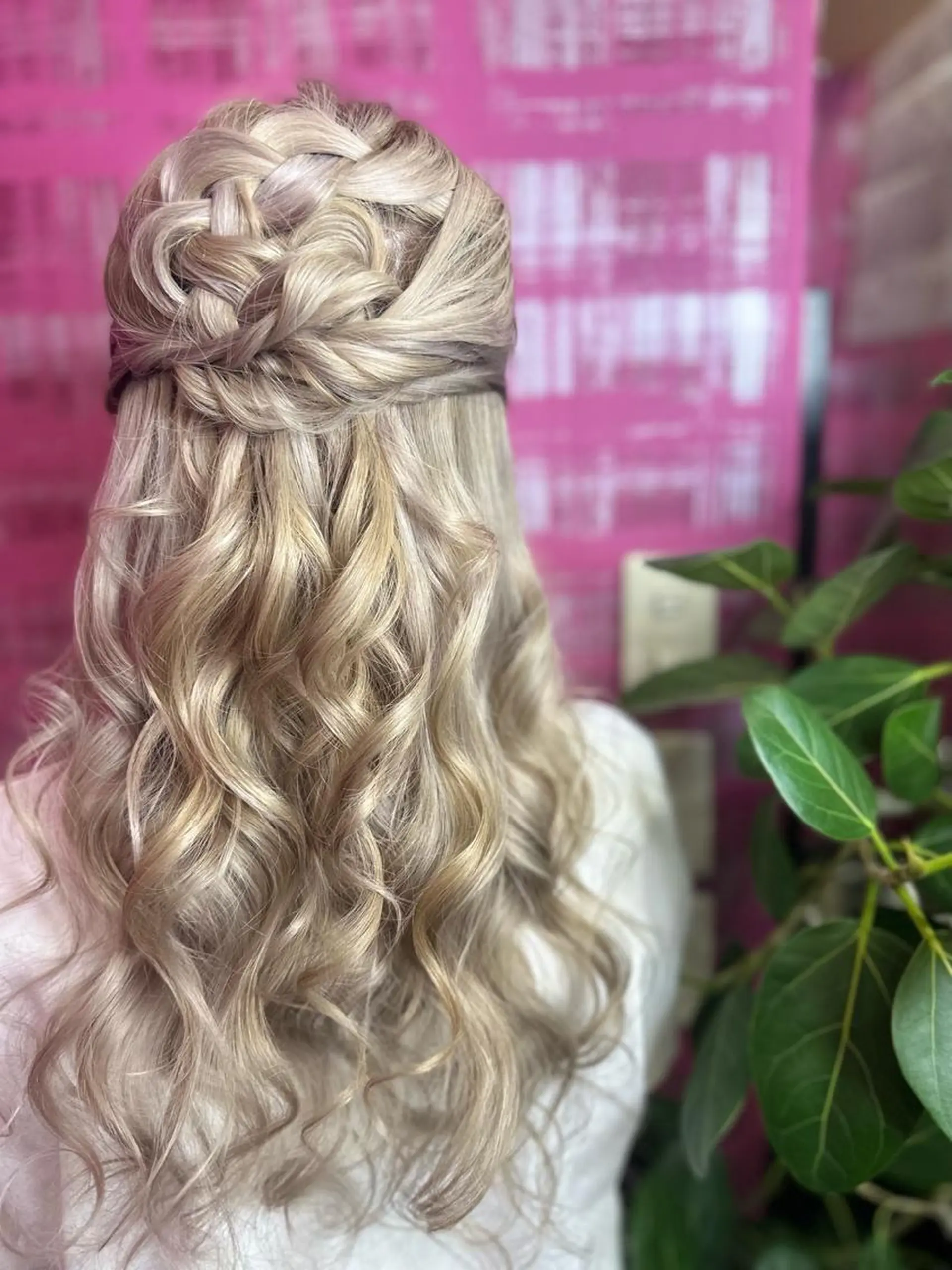 ロング ヘアカラー 横山 千春のヘアスタイル