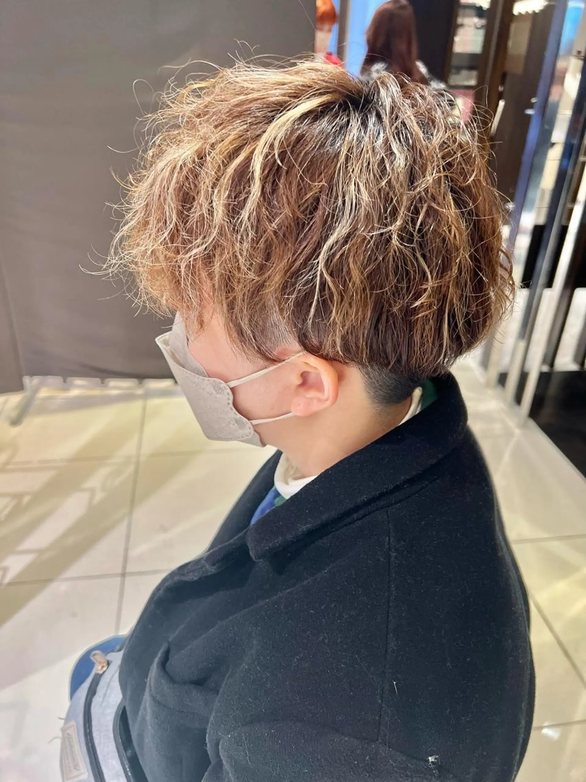 ショート ハイライト ヘアカラー トリートメント 下條 真のヘアスタイル