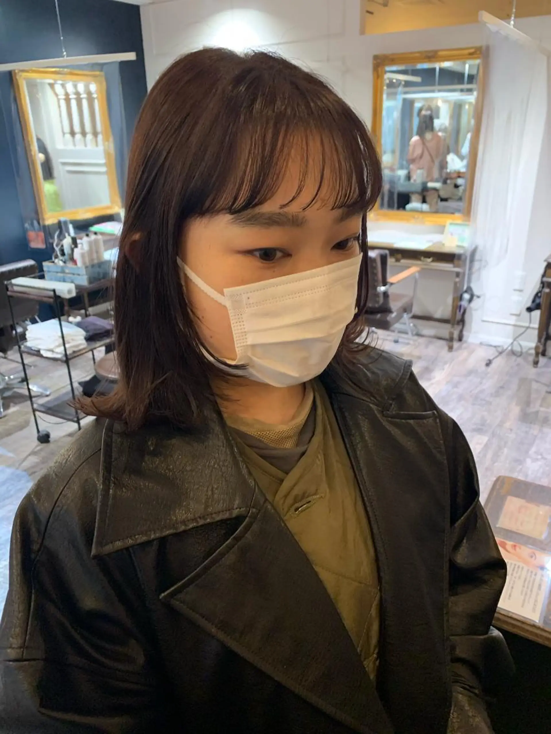 ミディアム カラー レイヤーカット 安村 美奈のヘアスタイル