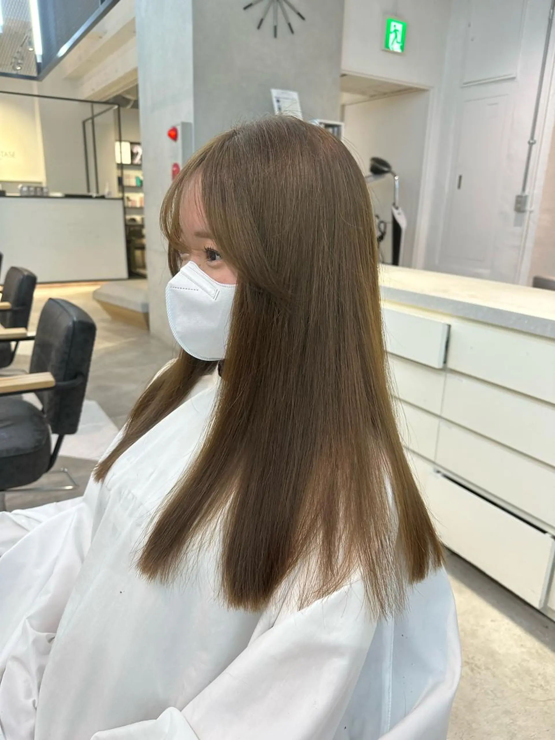 セミロング カラー ヘアアレンジ ベージュカラー ハイトーン特化 pepe🎀のヘアスタイル