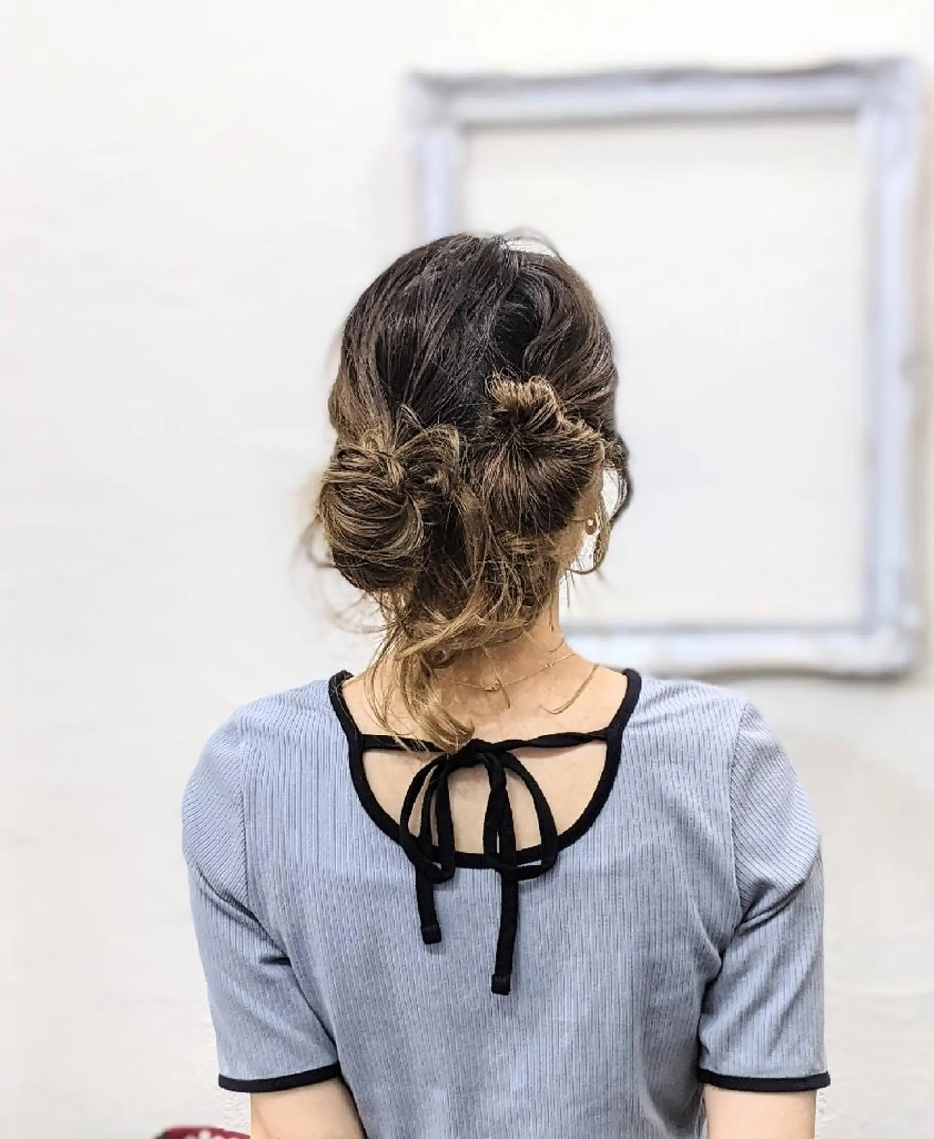 セミロング ヘアアレンジ お団子ヘア HIKARI＠ Ruheplatzのヘアスタイル