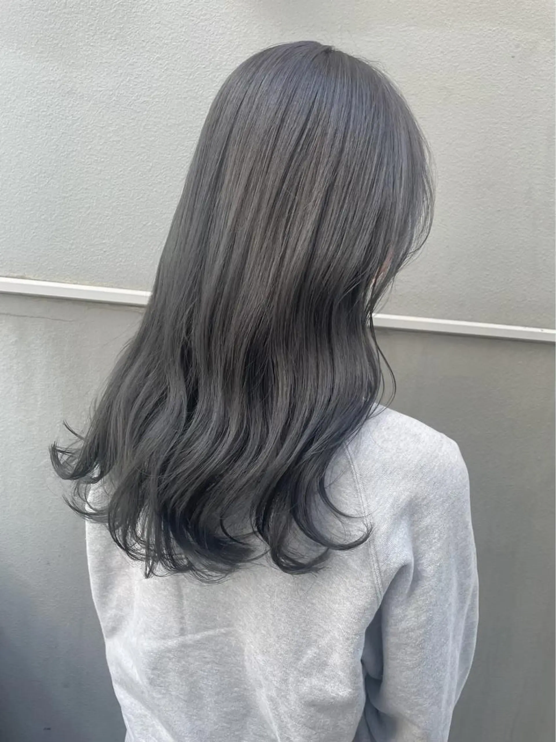 ロング カラー アッシュ 透明感カラー ヘアカラー 中村 彩乃のヘアスタイル