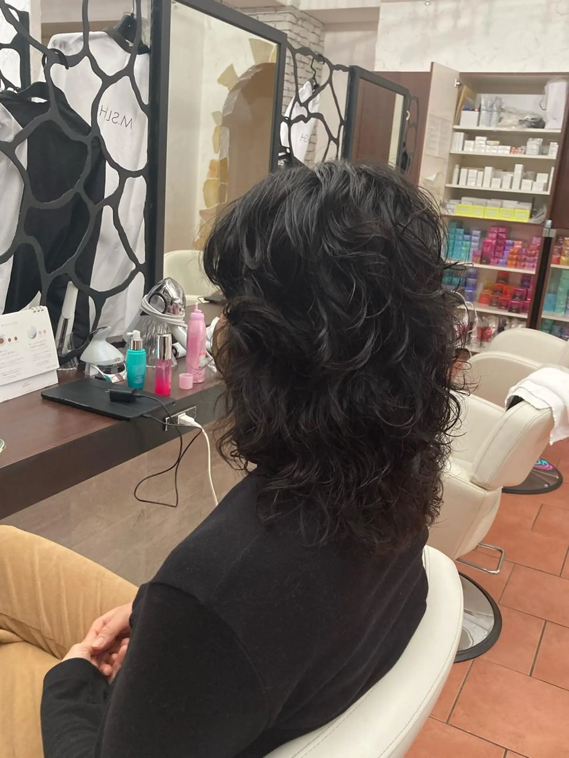 ミディアム パーマ ヘアアレンジ デザインカラー✨ 日高桃佳のヘアスタイル