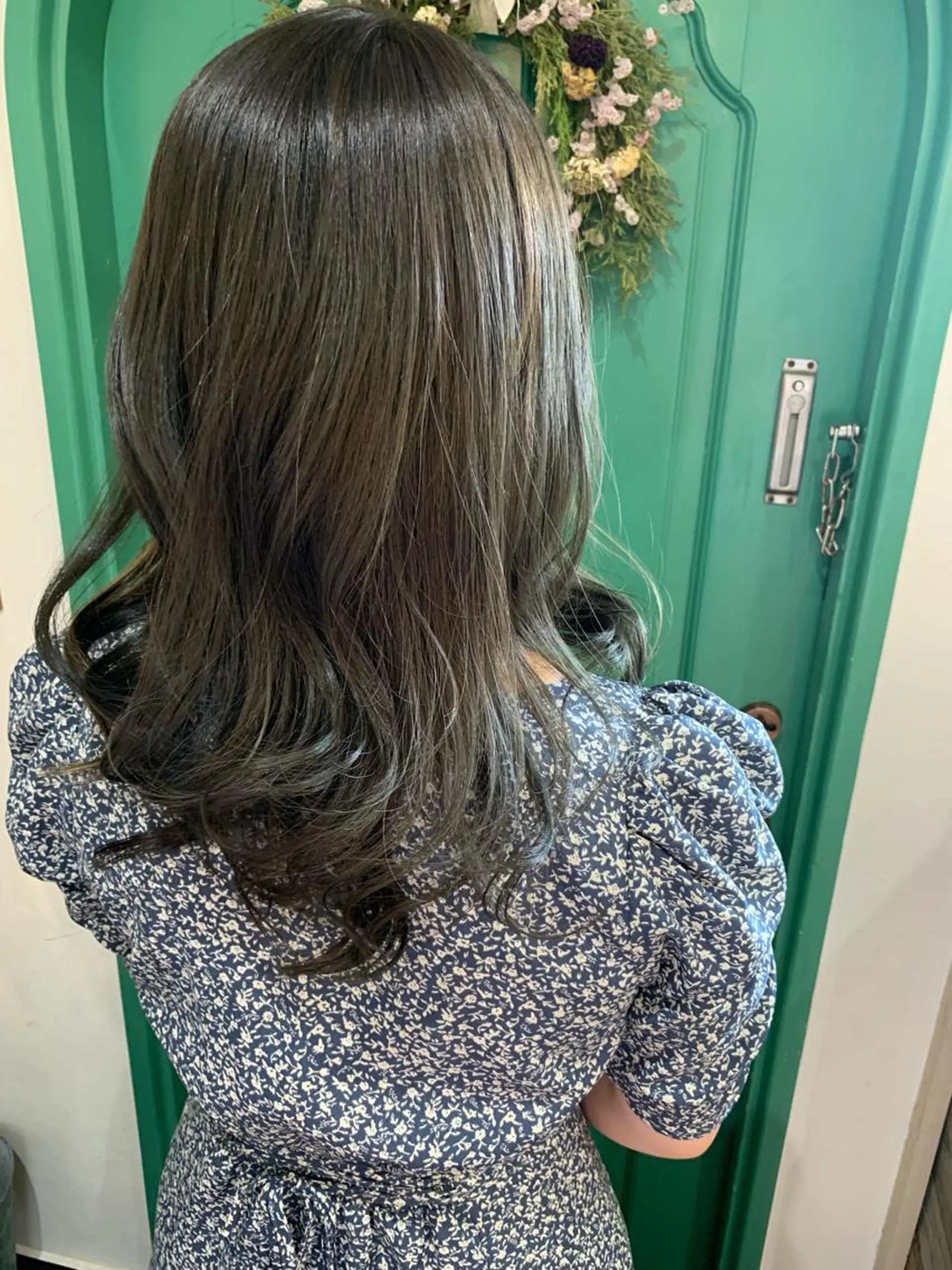 セミロング カラー カット ヘアカラー 佐藤 美咲のヘアスタイル