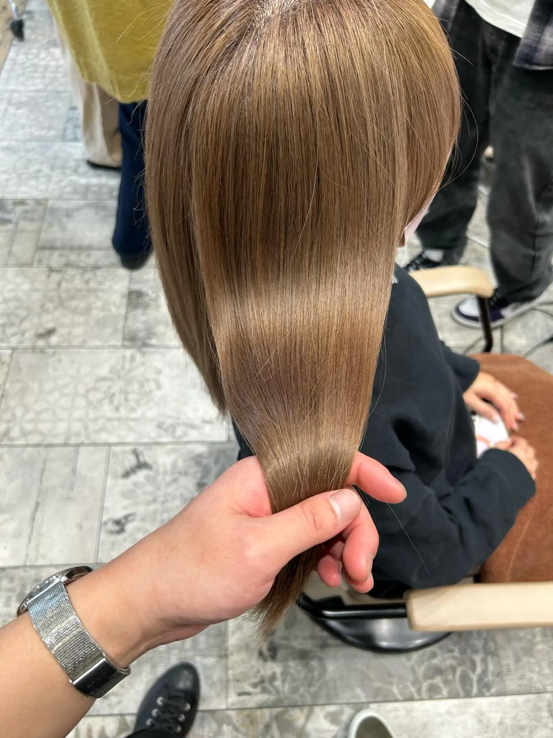 セミロング カラー パーマ ブリーチ ケアブリーチ ダブルカラー イヤリングカラー ハイライトカラー カット ヘアカラー 縮毛矯正 トリートメント 新宿✨顔周りカット 韓国ヘア/坂本亜裟海のヘアスタイル