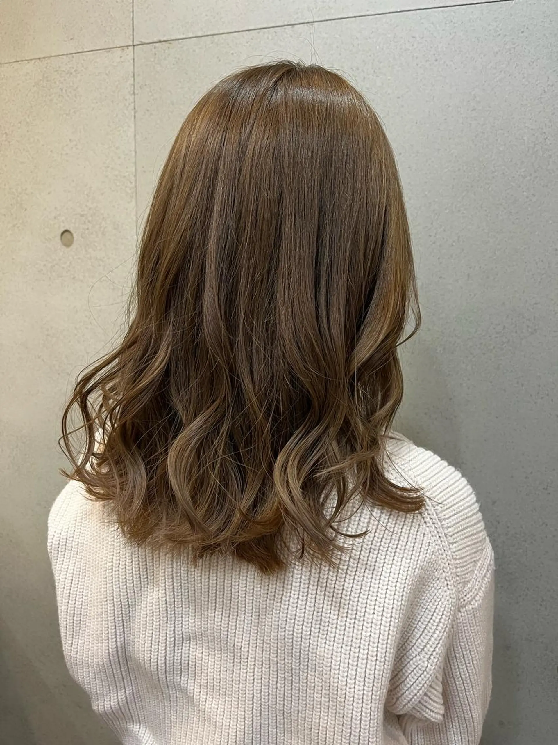 ミディアム おせ ちさとのヘアスタイル
