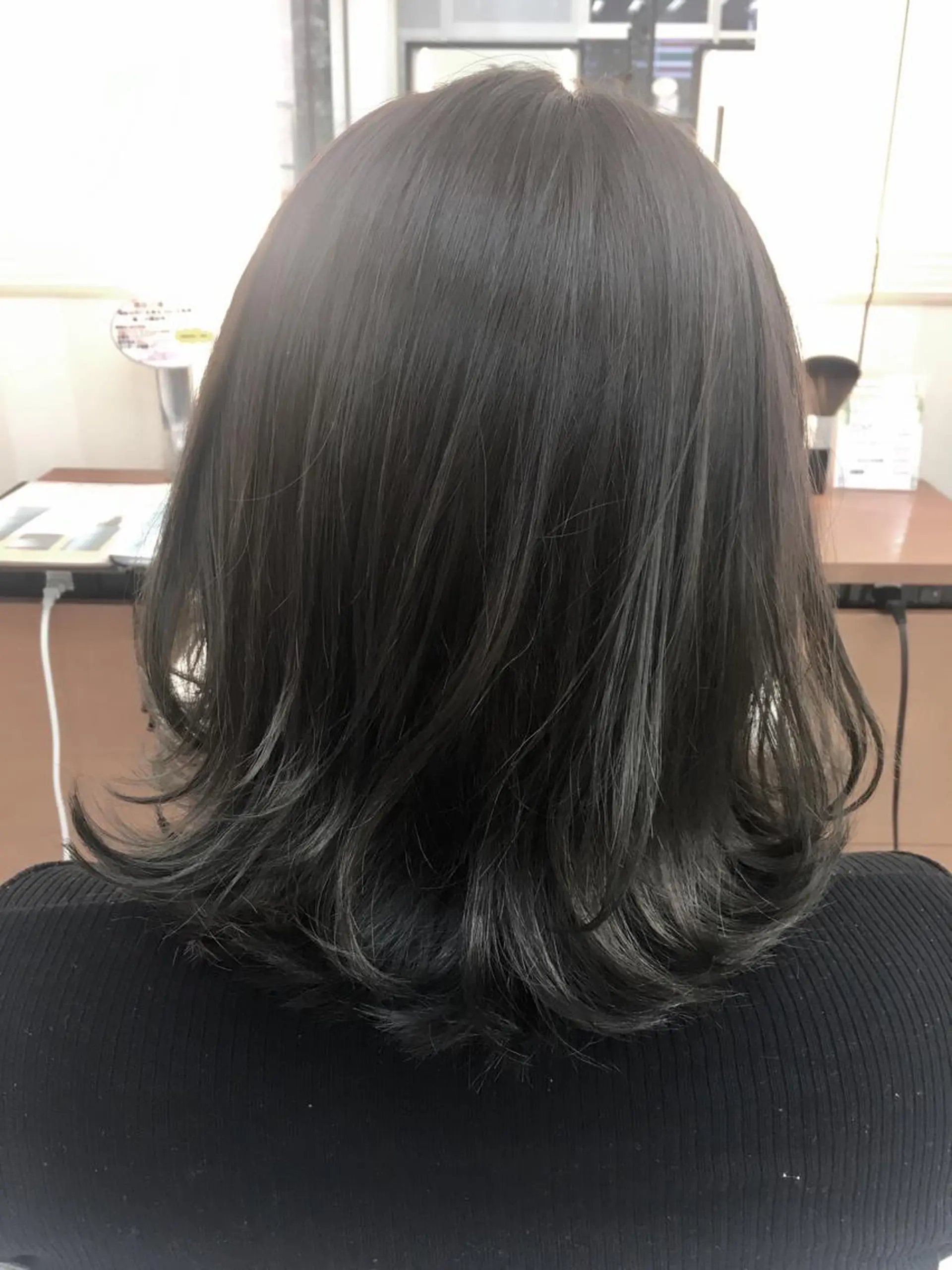 ショート カラー バレイヤージュ ブルーカラー ブルージュ イルミナカラー 外国人風カラー カット ヘアカラー N° jillva ♦️川端裕司♦️のヘアスタイル