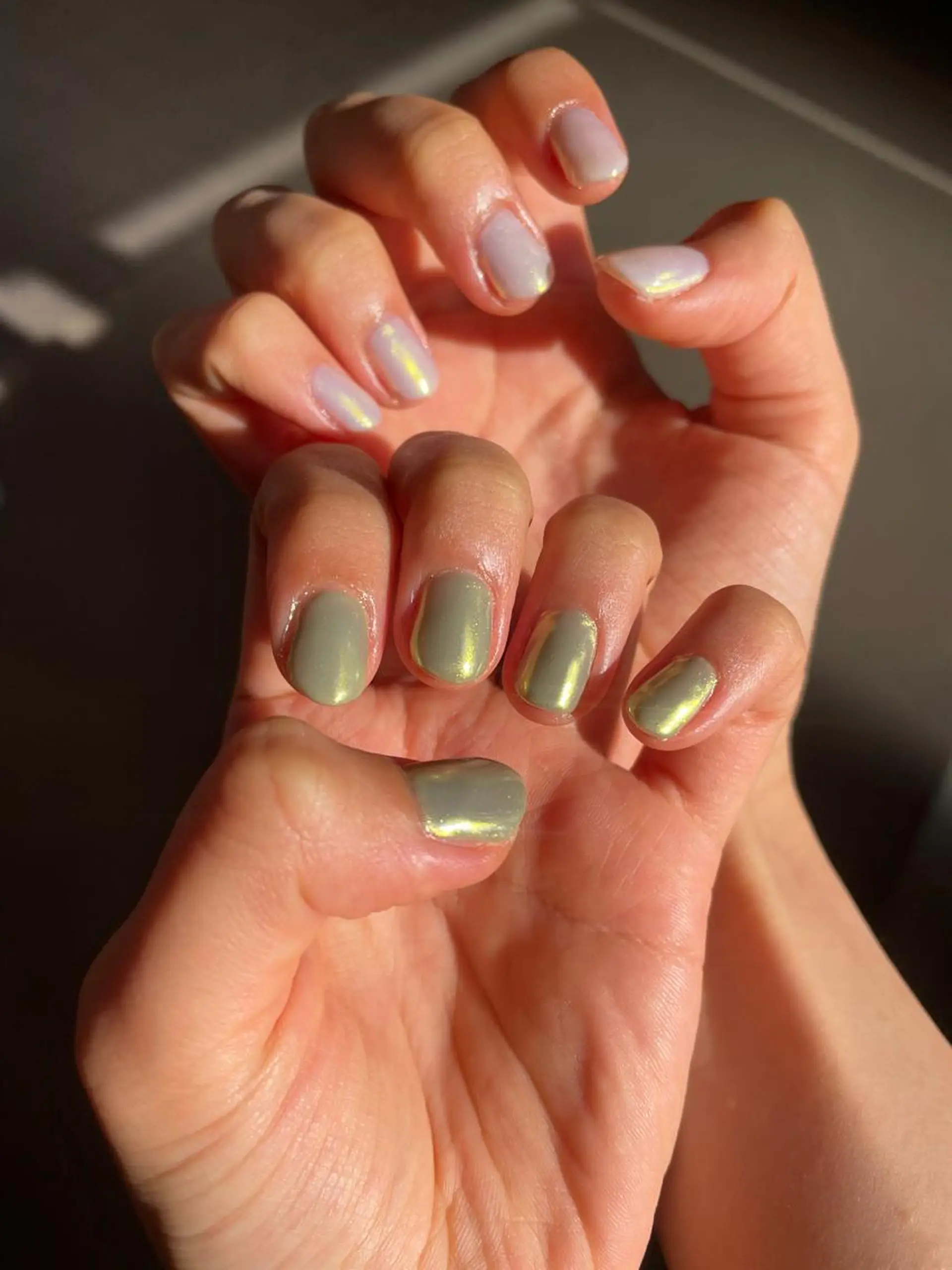 ネイル オーロラネイル ミラーネイル 奥園 良恵のネイルデザイン
