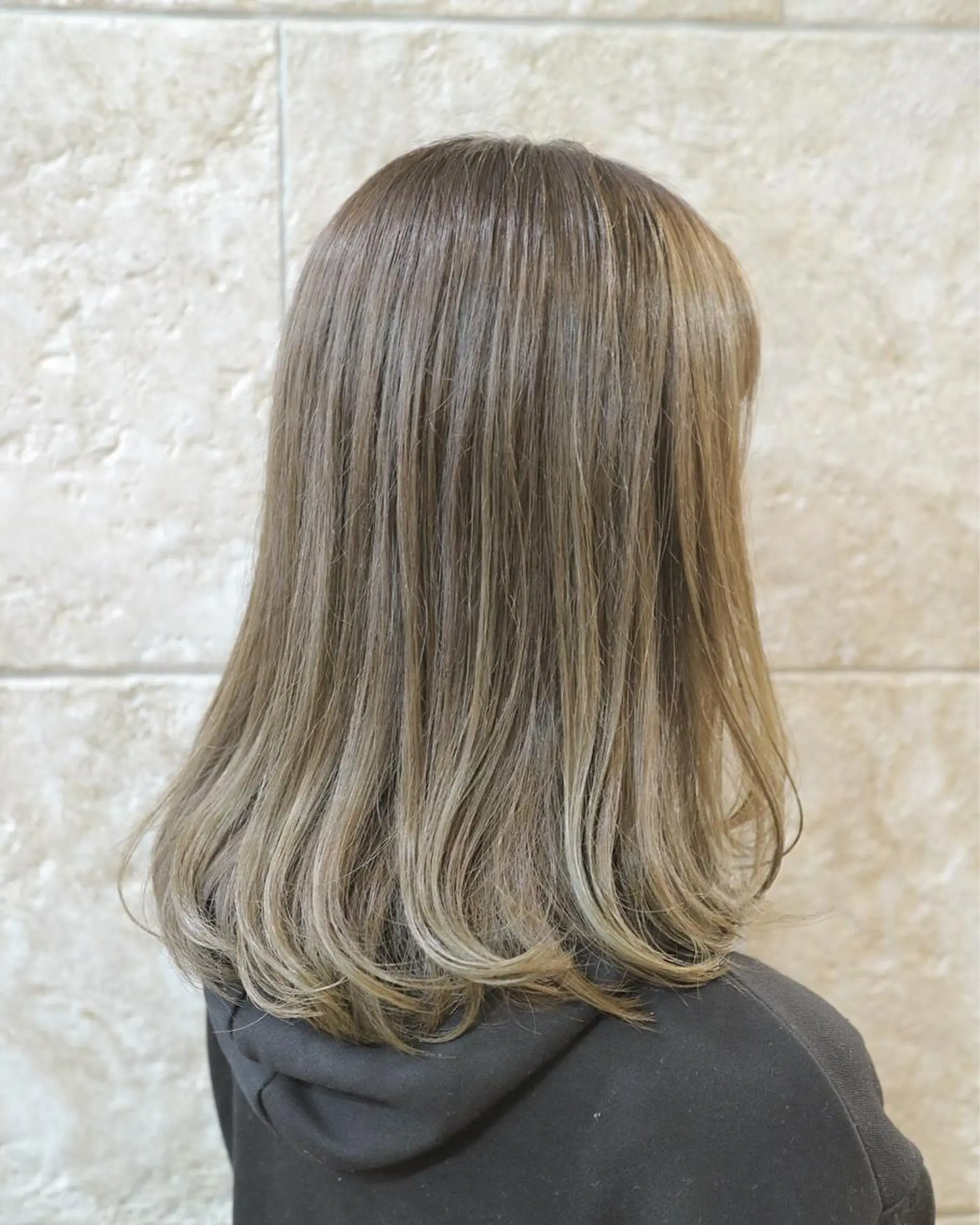 セミロング カラー 斉藤 貴也のヘアスタイル