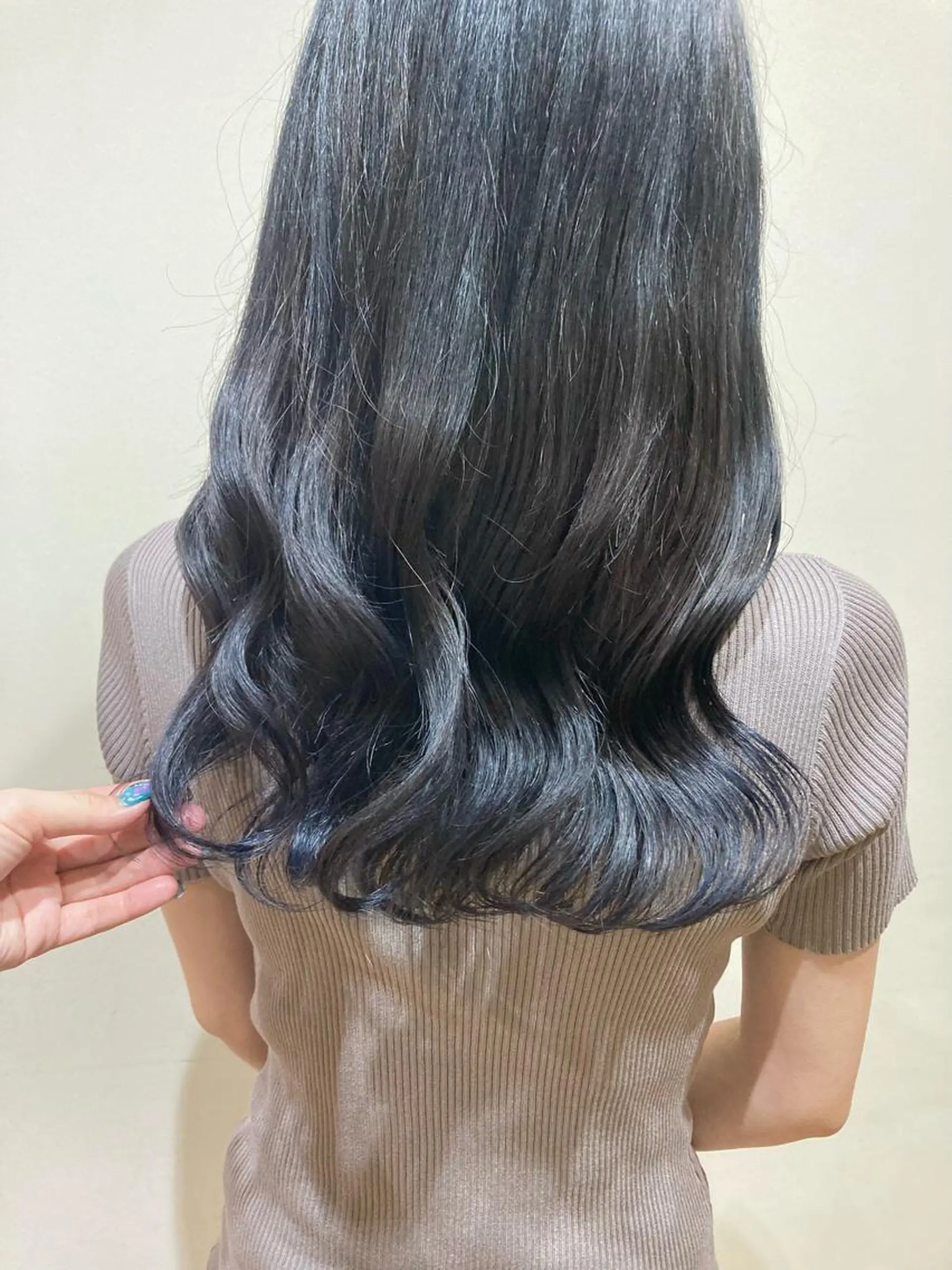 ロング ヘアカラー トリートメント 梅山 美侑のヘアスタイル