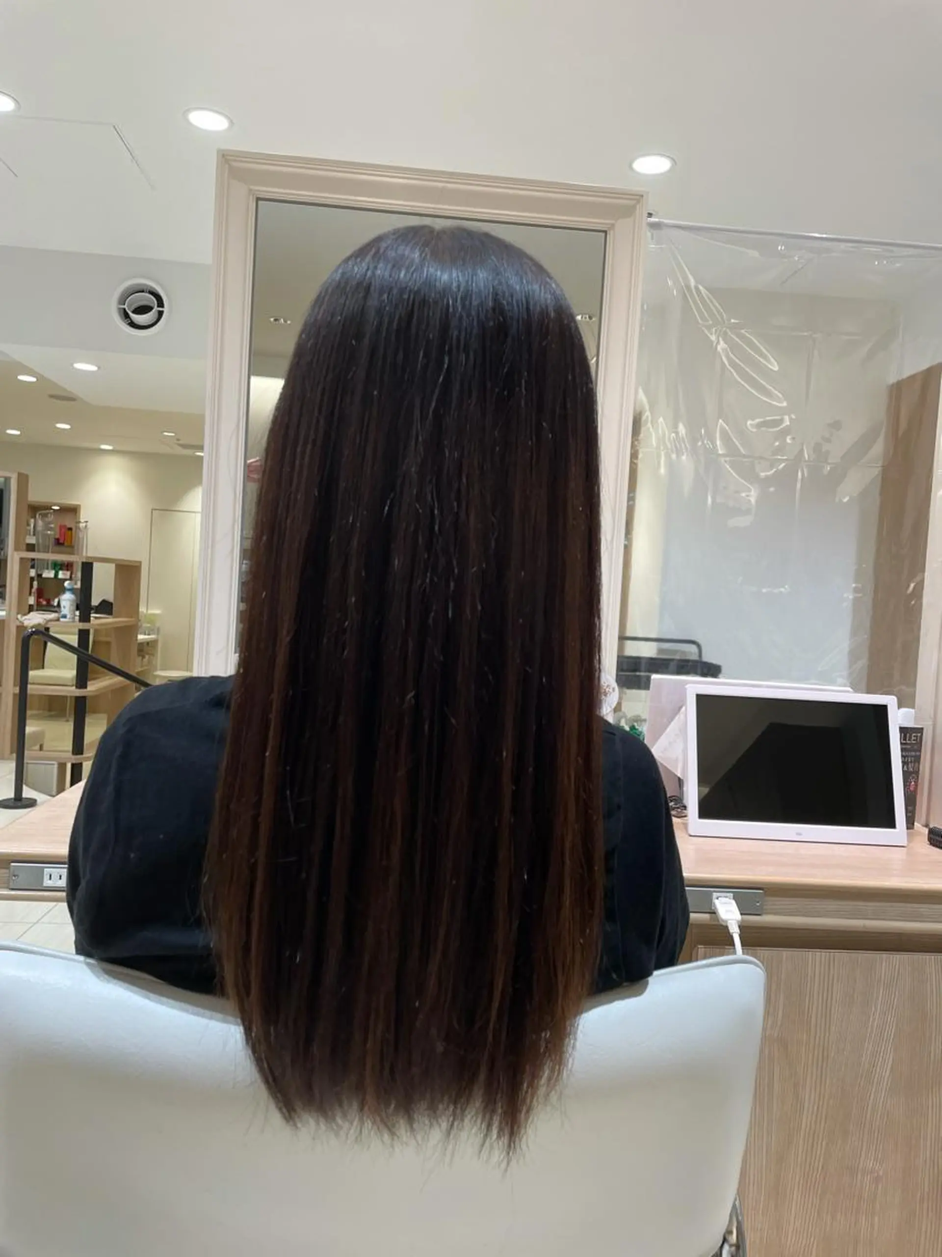 ロング カラー 銀座シロー　村山 レツのヘアスタイル