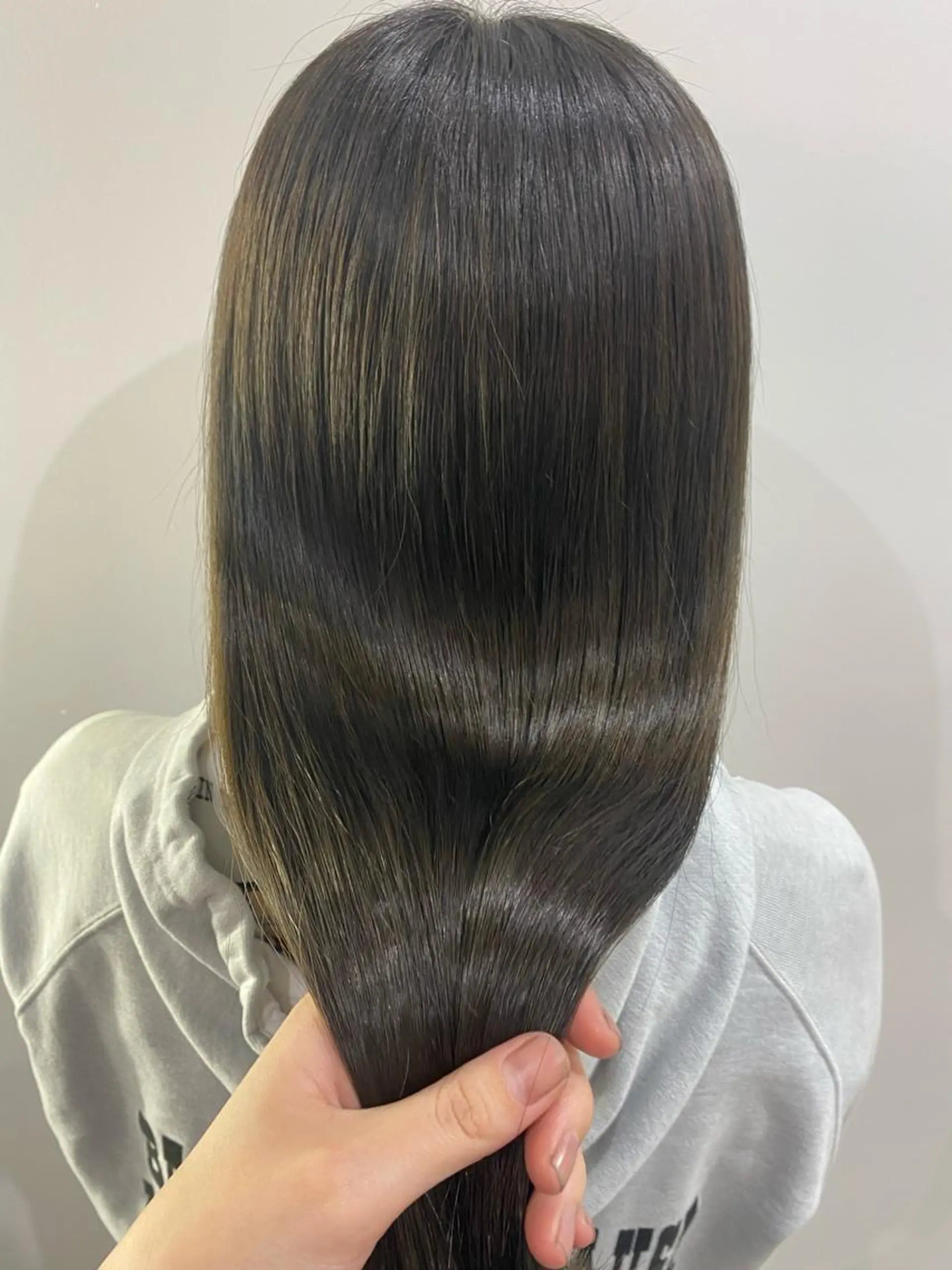 ロング aoi ♡グレージュ ・ベージュカラーのヘアスタイル