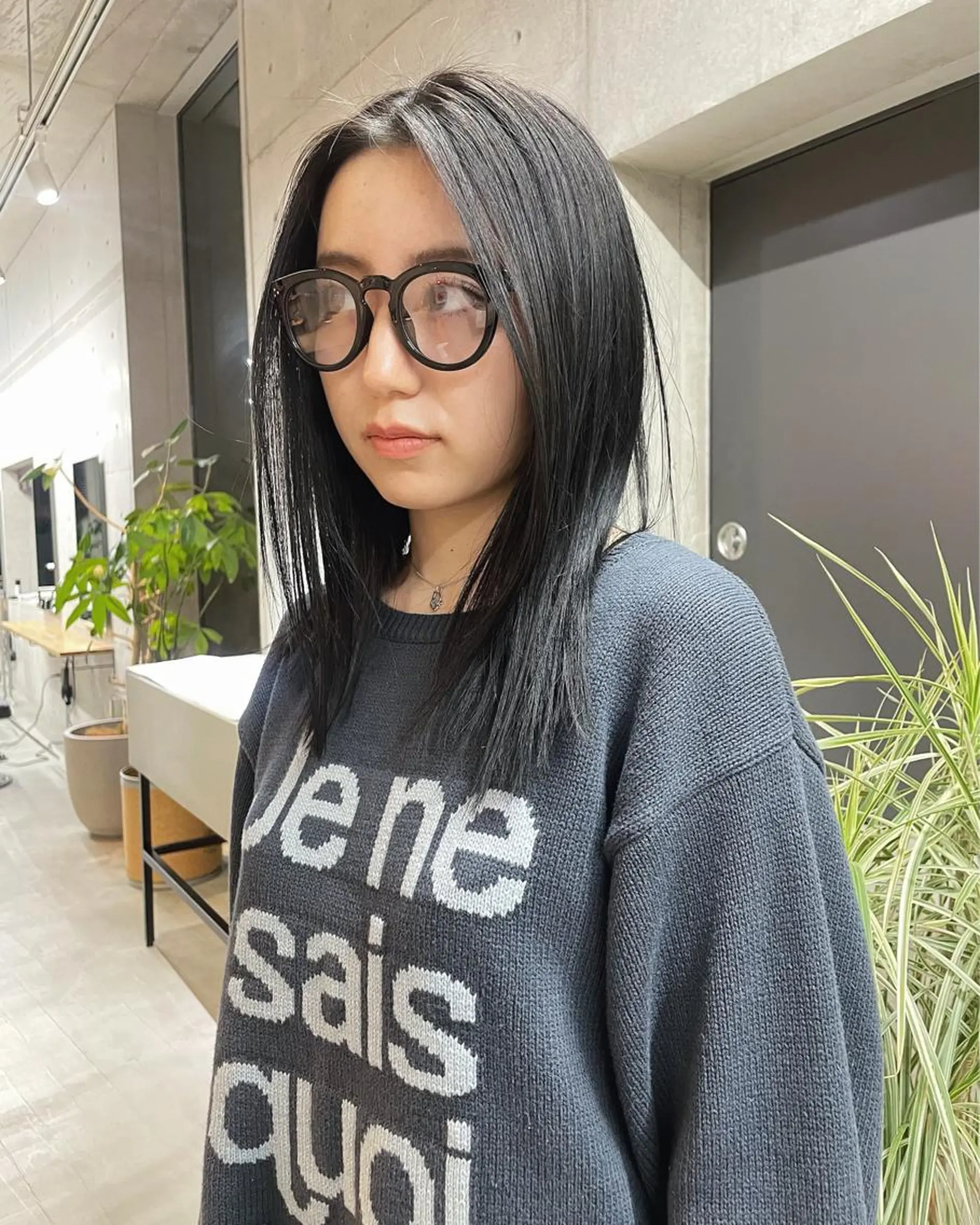 カラー 縮毛矯正 葉 /レイヤーカットのヘアスタイル