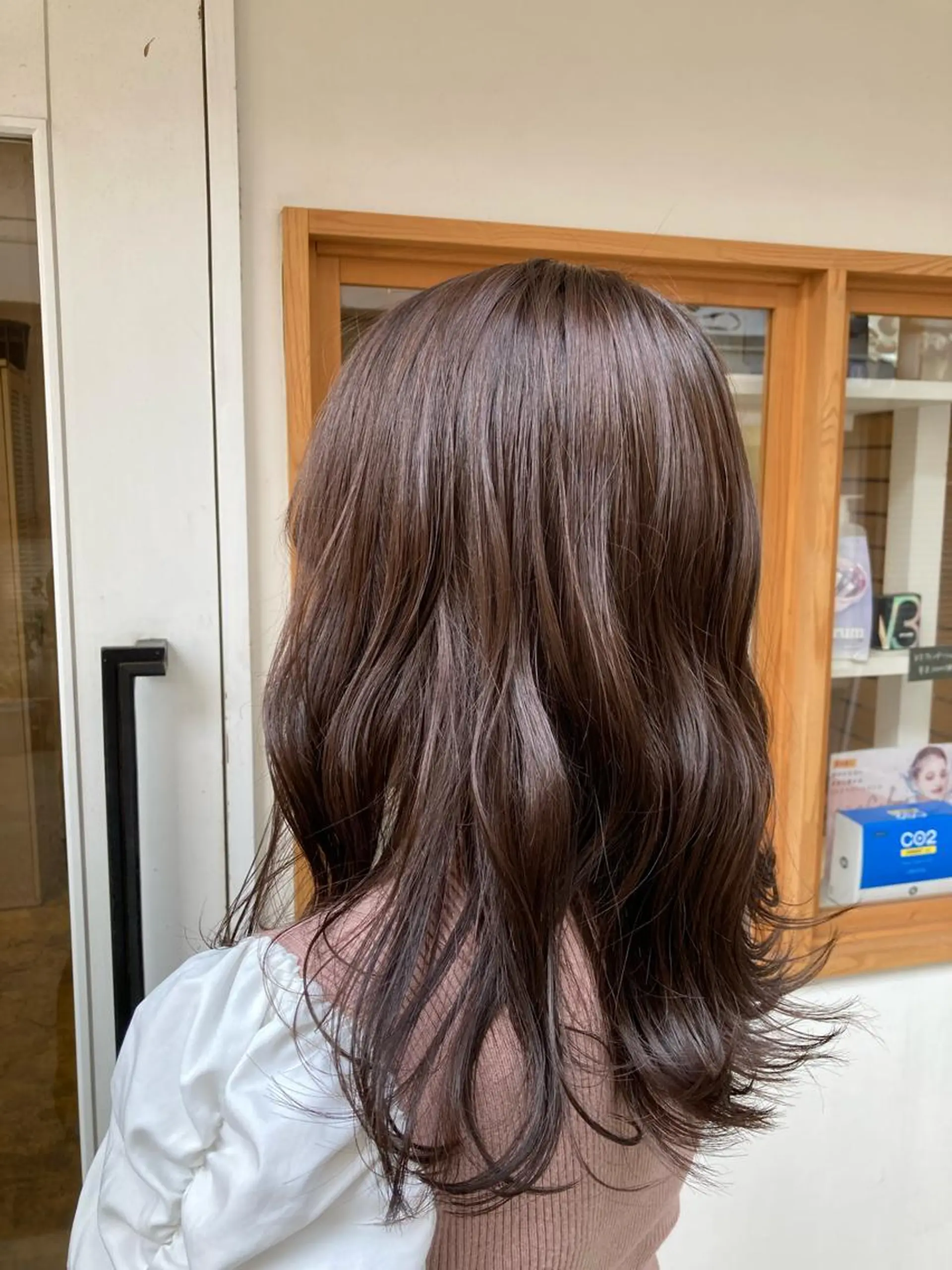 セミロング カラー 黒髪 卒業式のヘアスタイル カット ヘアカラー トリートメント 【女性指名No.1】 西口直子のヘアスタイル