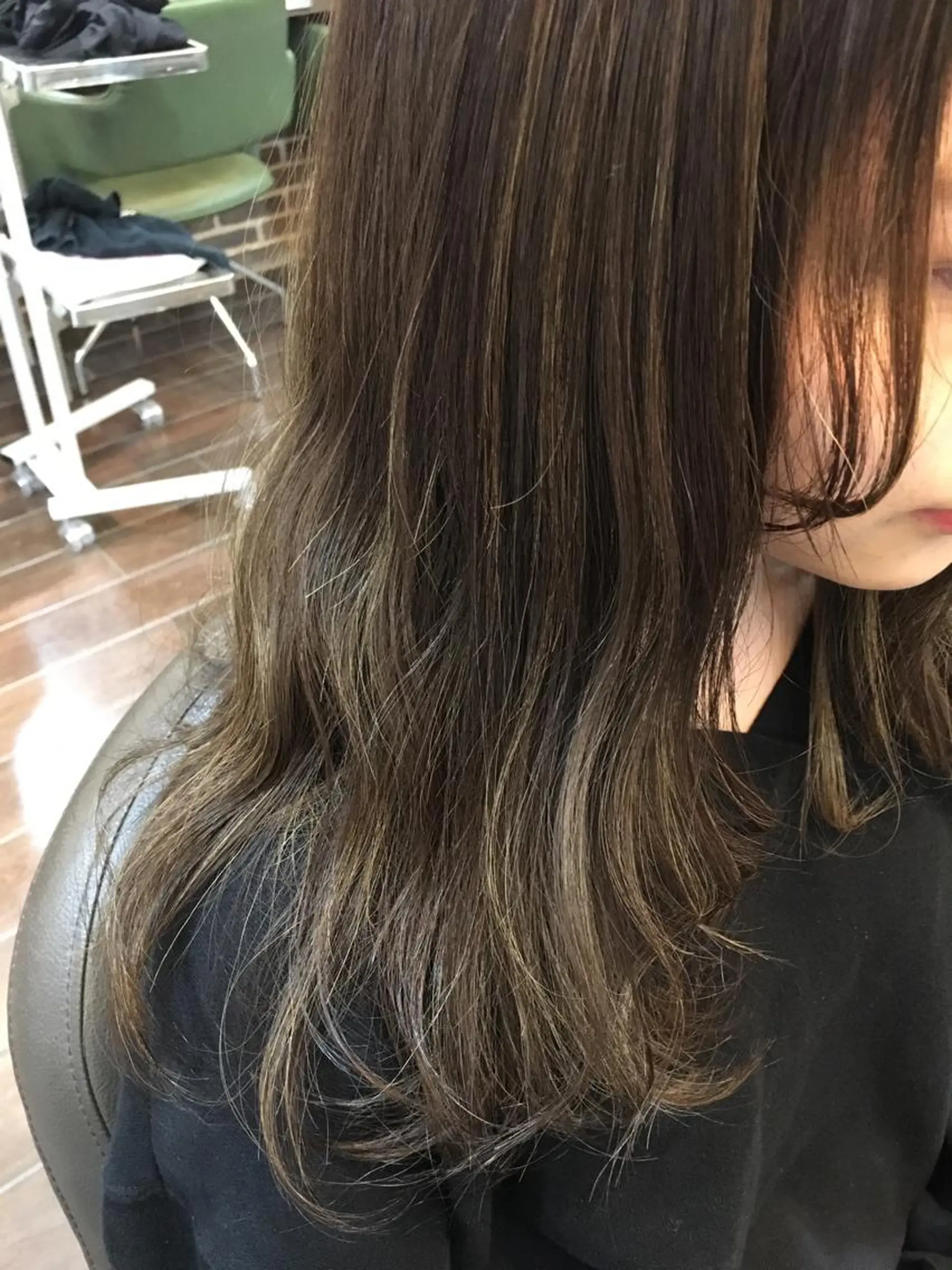 カラー グラデーションカラー ハイライトカラー yaya✂︎ 美髪/艶カラーのヘアスタイル