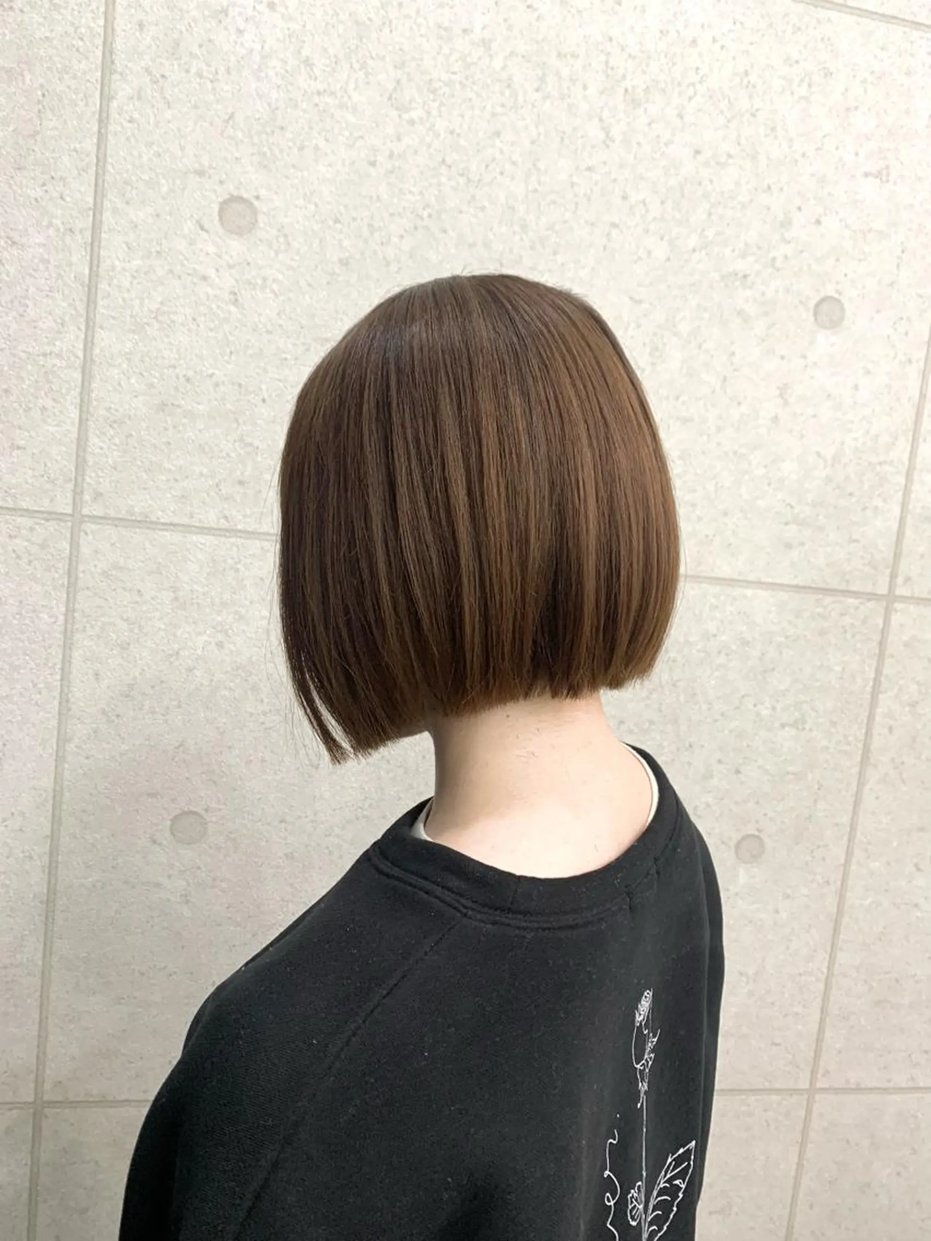 ショート レイヤー ハイトーン 暖色⭐︎KANAKOのヘアスタイル