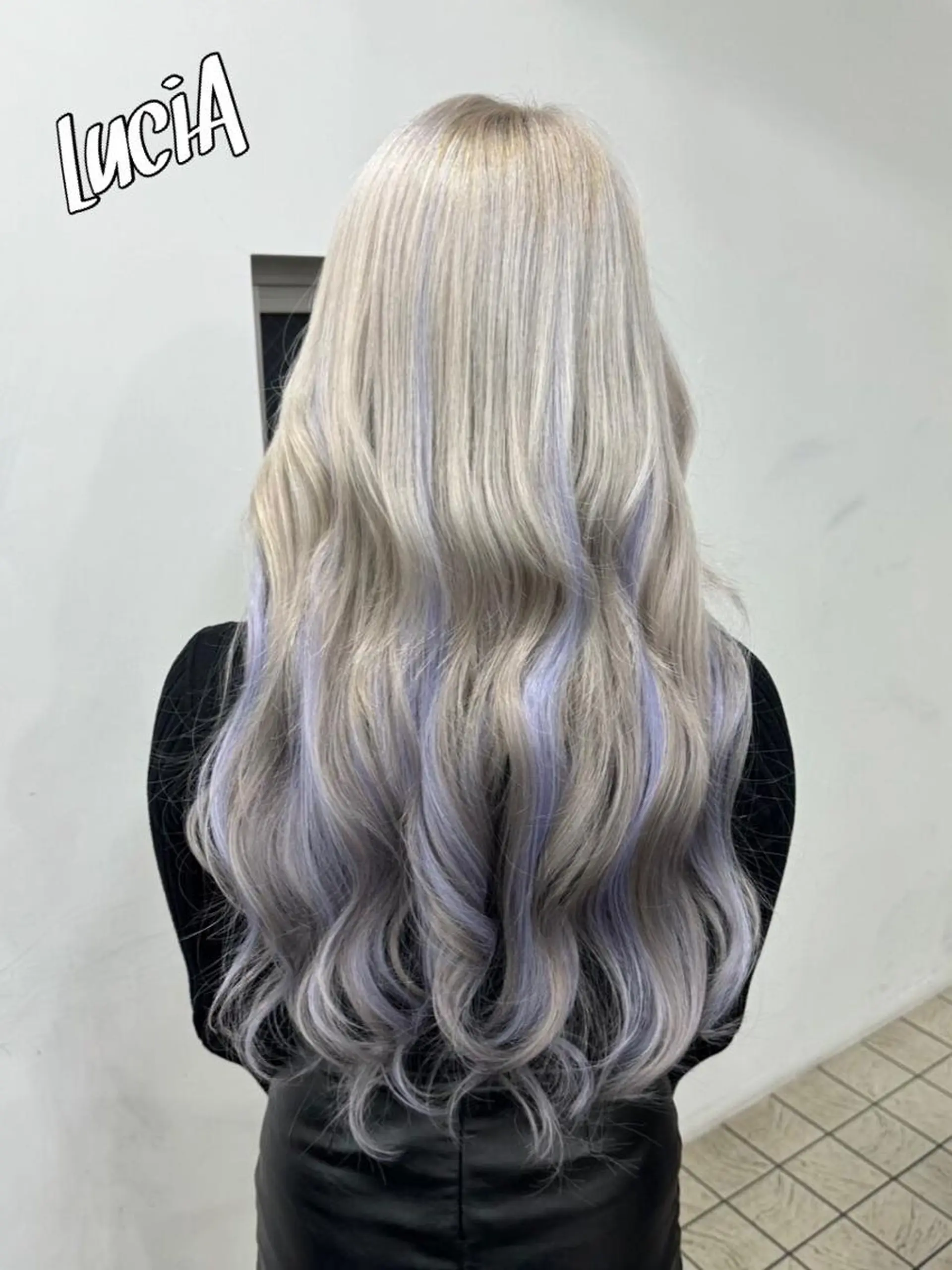 ロング カラー ヘアアレンジ MISAKIエクステ ブリーチ\5900のヘアスタイル