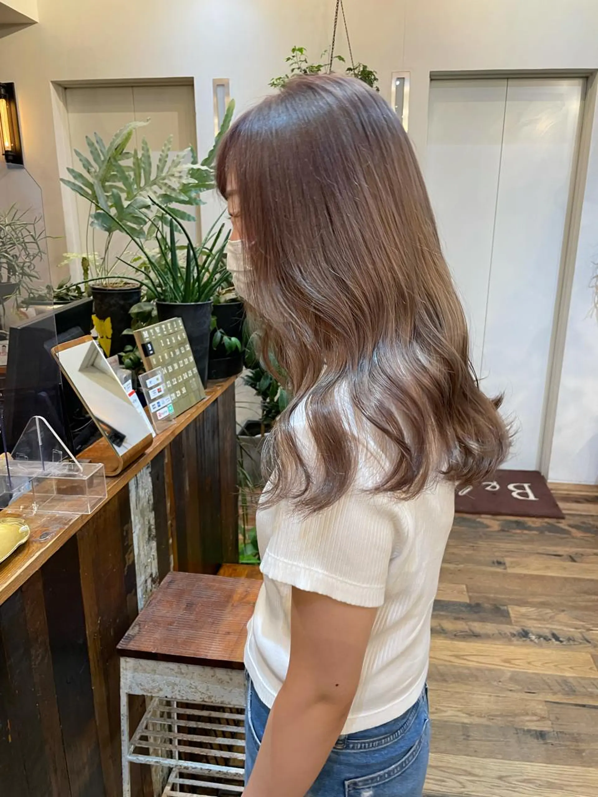 セミロング カラー ブリーチ 透明感カラー ダブルカラー 銀 座のヘアスタイル