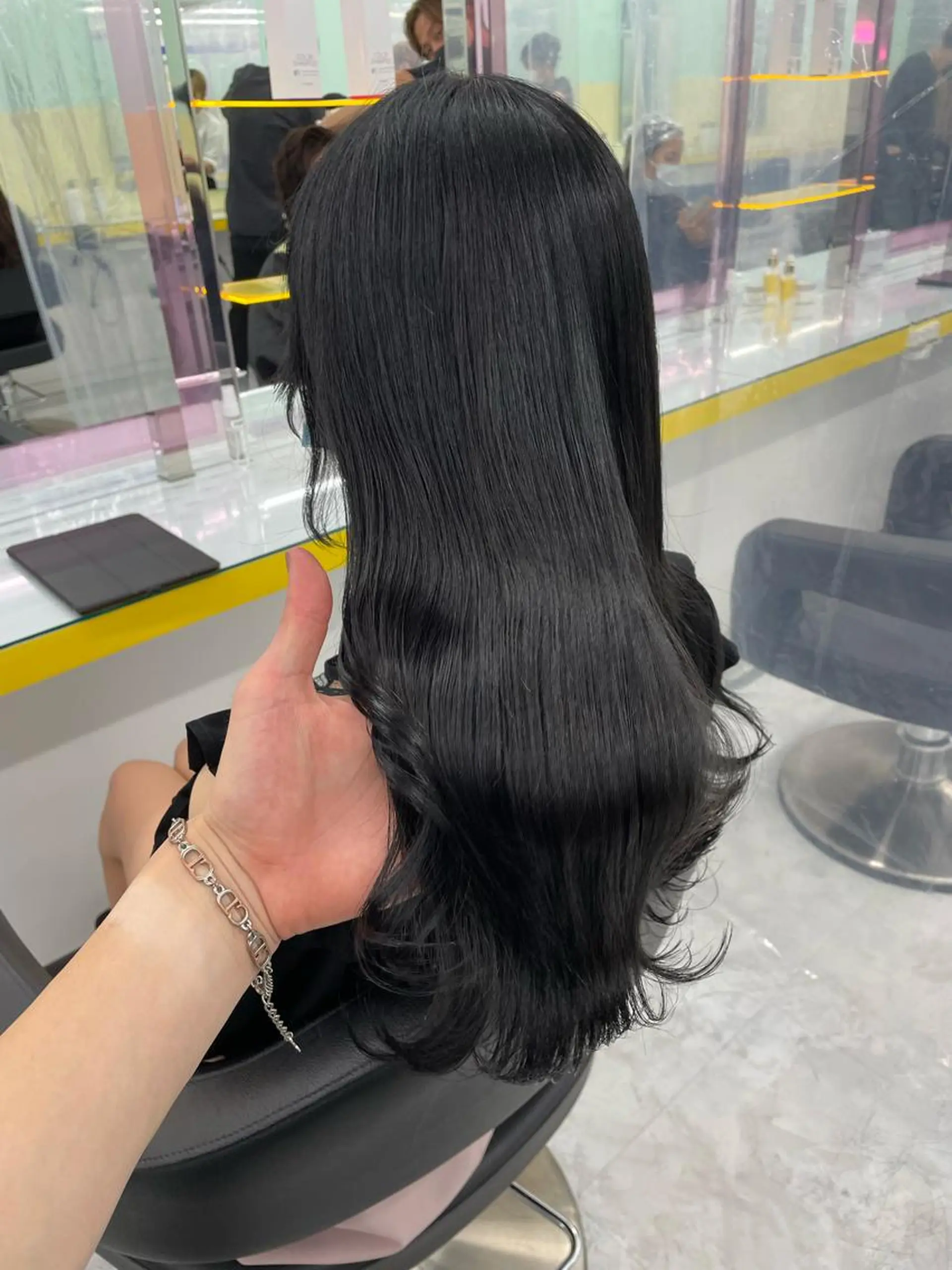 セミロング カラー パーマ ヘアアレンジ ネイル マツエク・マツパ 韓国風ベージュ🤎 赤みなし🌿横浜🤎のヘアスタイル