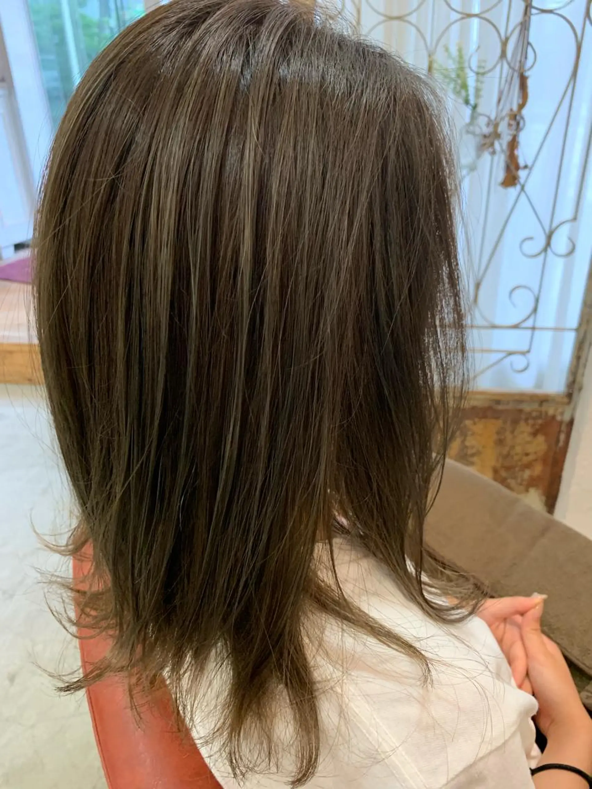 セミロング カラー fio マナミのヘアスタイル