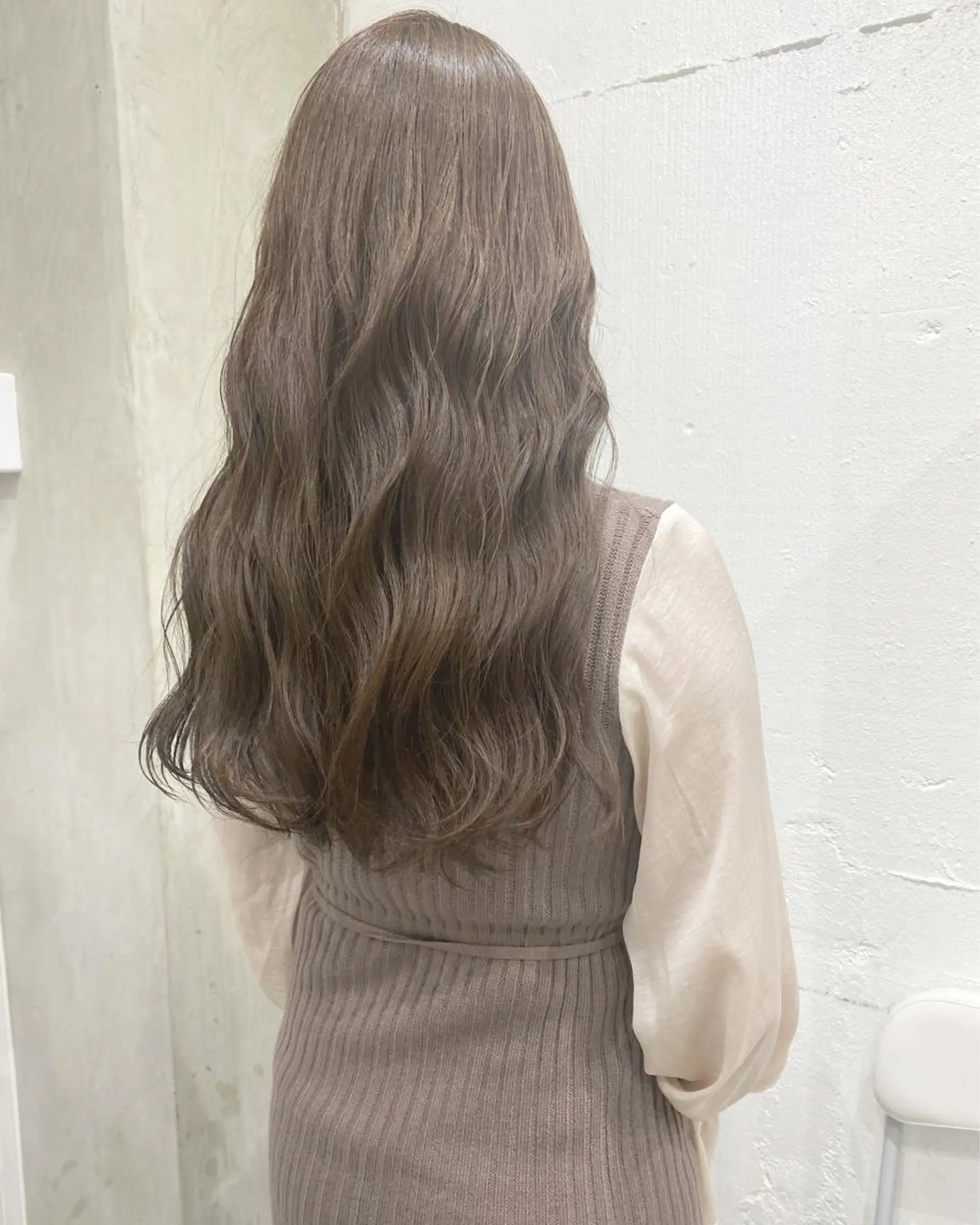 ロング カラー ヘアアレンジ 切りっぱなしボブ アッシュ アッシュグレー バレイヤージュ ベージュカラー ササキカズマ〻透明感 〻色落ち〻赤み消しのヘアスタイル