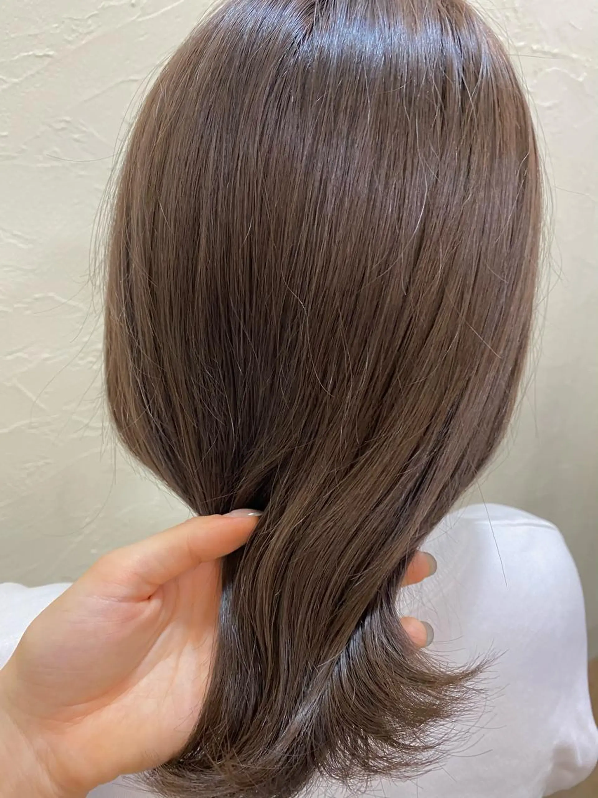 ミディアム カラー 黒髪 グレージュ 卒業式のヘアスタイル ヘアカラー トリートメント ENIF ヤマグチアツコのヘアスタイル