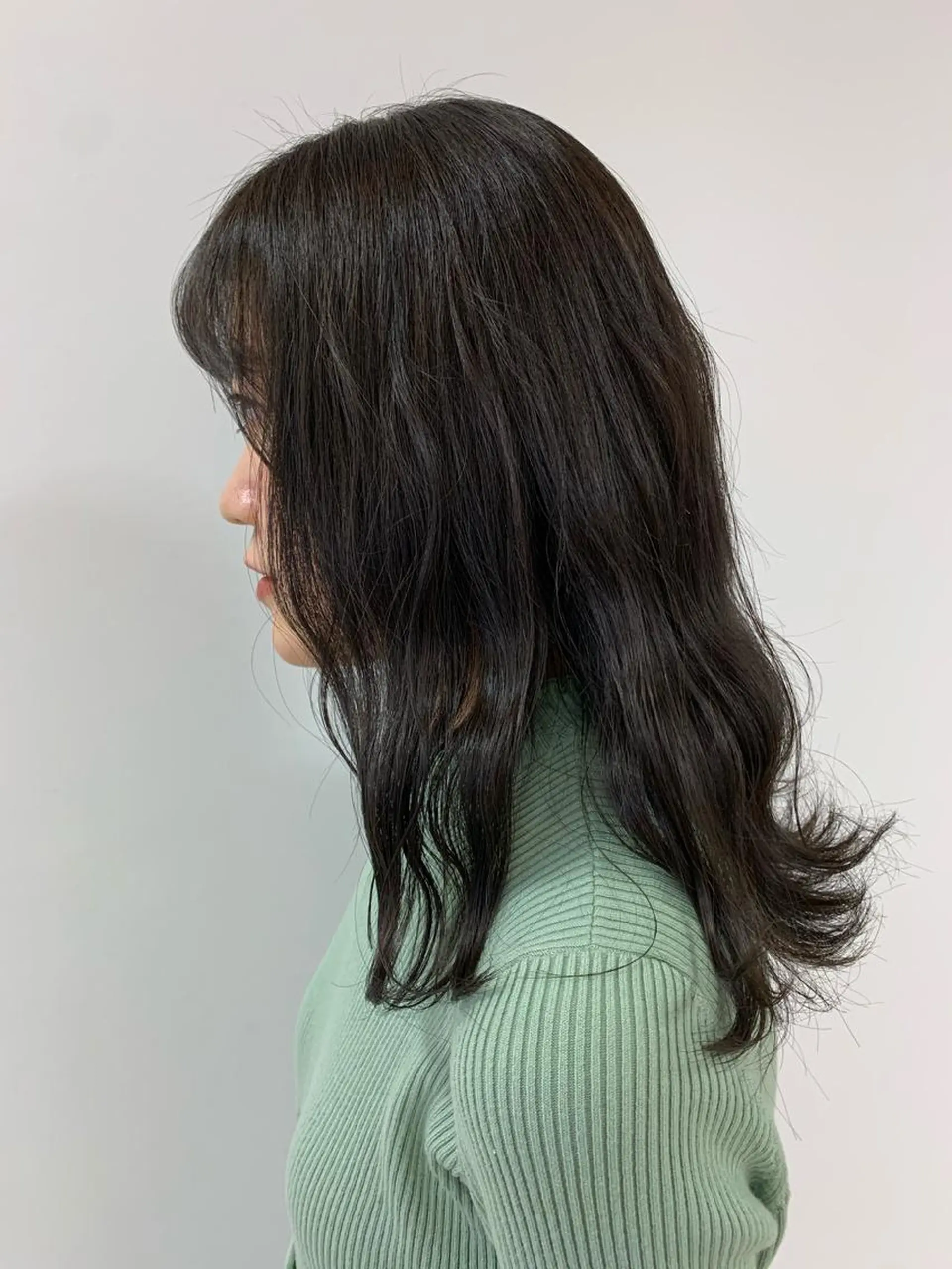 セミロング カラー アッシュ ベージュカラー カット ヘアカラー 顔まわりカット✄ ベージュカラー🧸のヘアスタイル