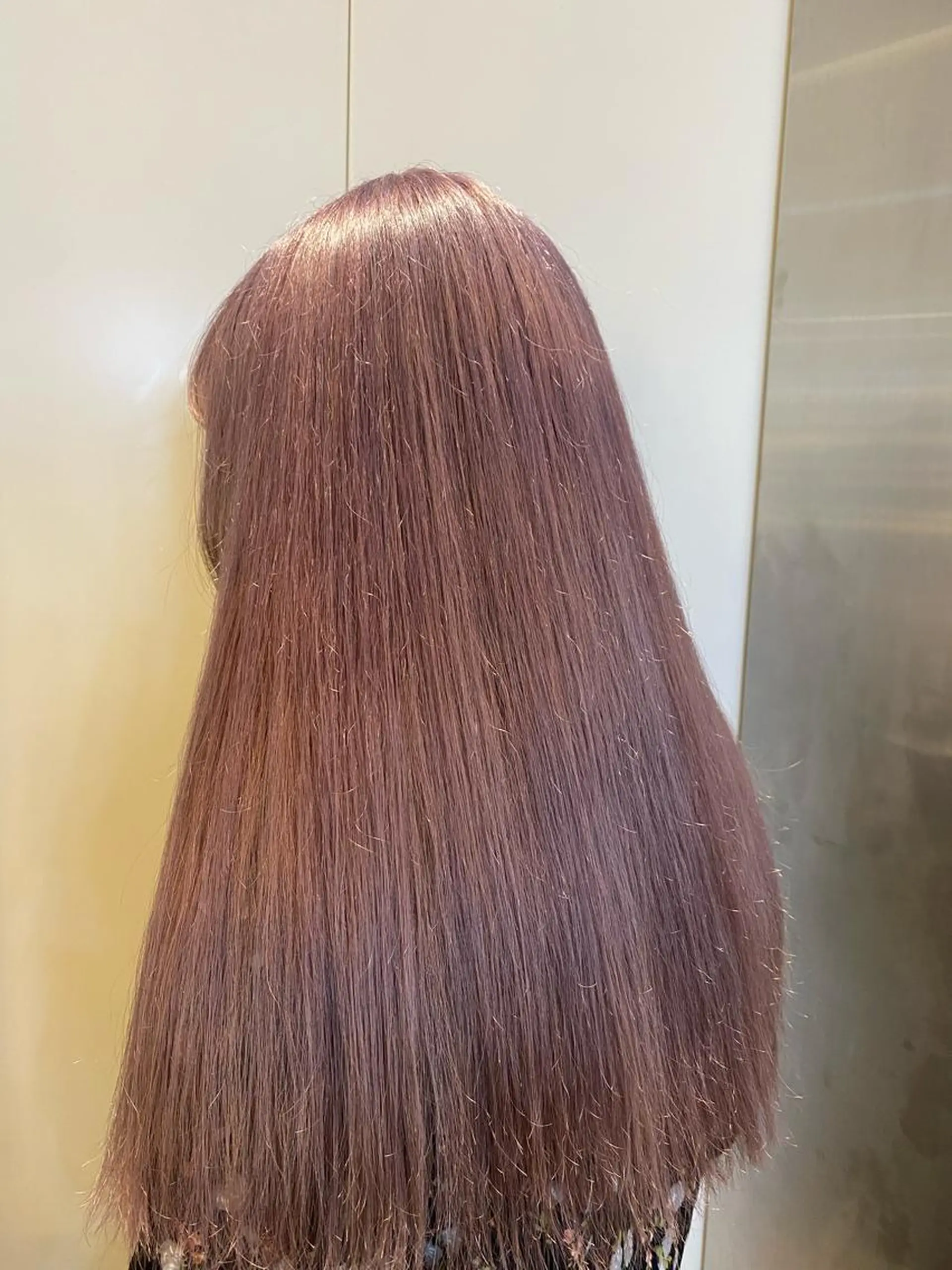 ロング カラー ブリーチ ラベンダーカラー ピンクカラー ピンクラベンダー ホワイトピンク 遠藤沙也加 /レイヤーカットのヘアスタイル