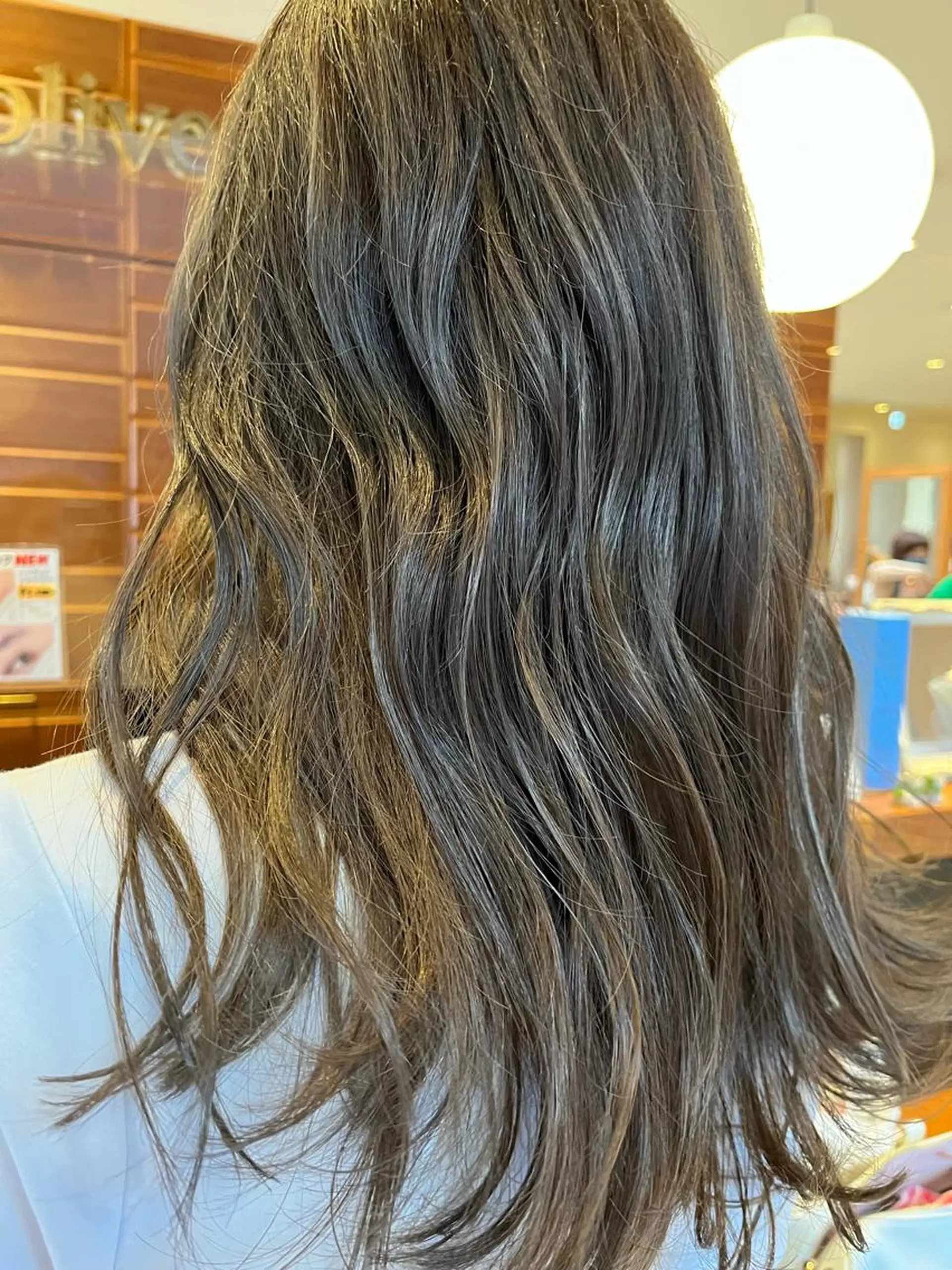 セミロング カット ヘアカラー トリートメント ハイトーンカラー🩵 耳ツボジュエリー👂のその他イメージ