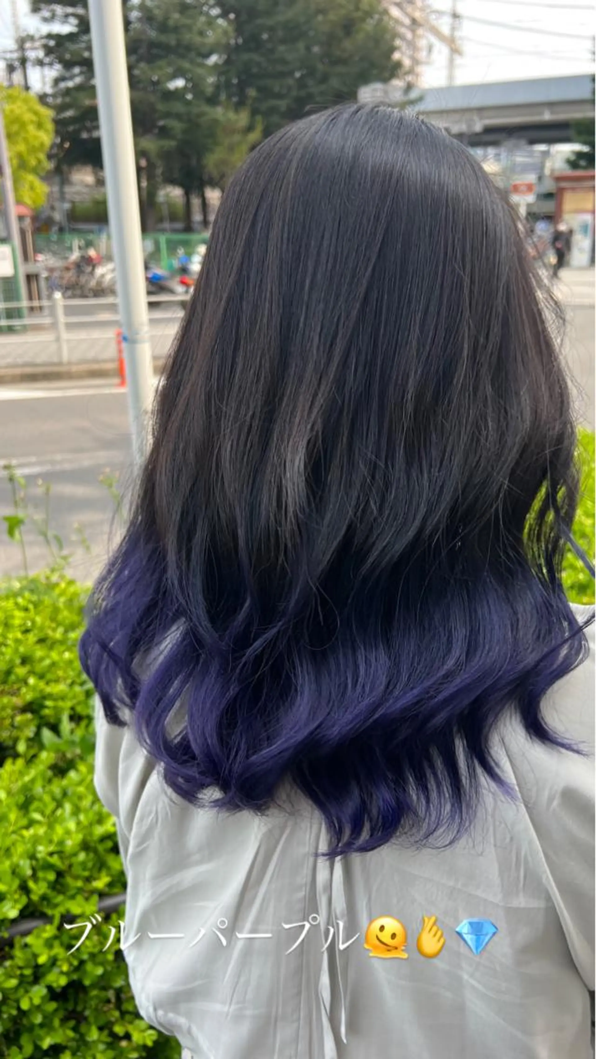 セミロング カラー ブルーカラー グラデーションカラー mimiiy梅田 中崎町ハイトーンのヘアスタイル