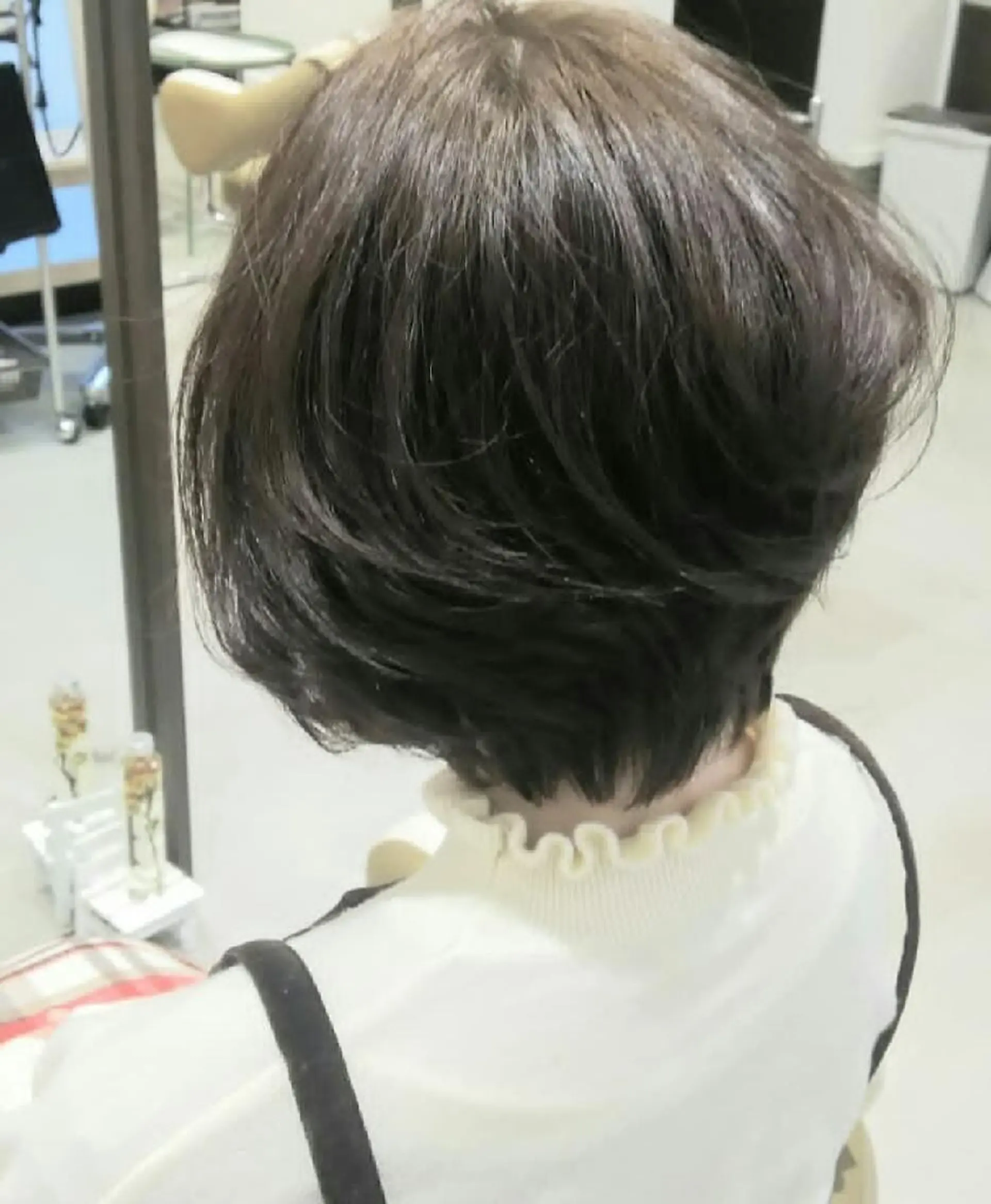 ショート カラー アッシュ ベージュカラー レイヤーカット カット ヘアカラー パーマ トリートメント 尾澤 尚希のヘアスタイル