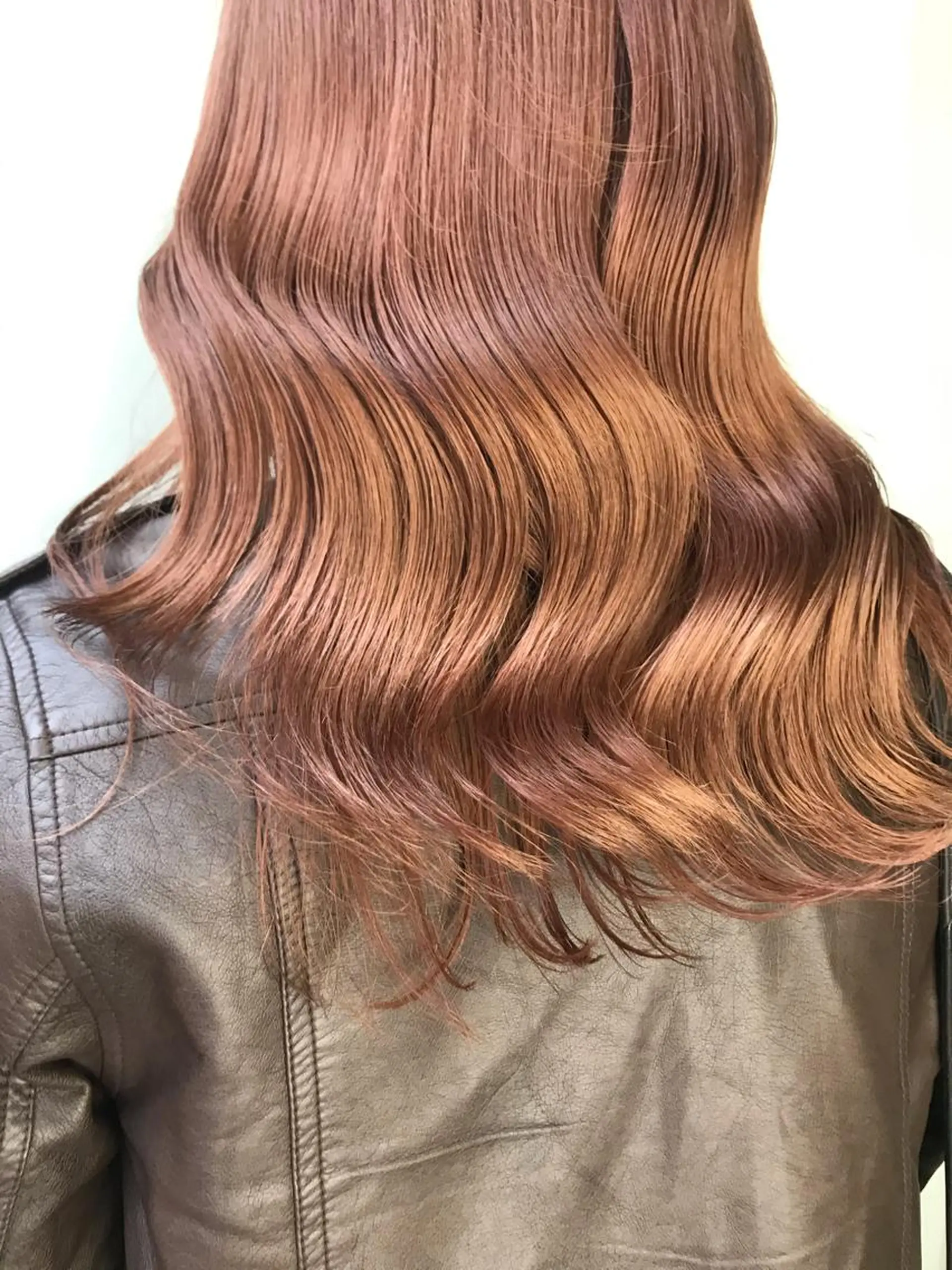 セミロング ヘアカラー 🇰🇷カルマパーマ kaito🇰🇷のヘアスタイル