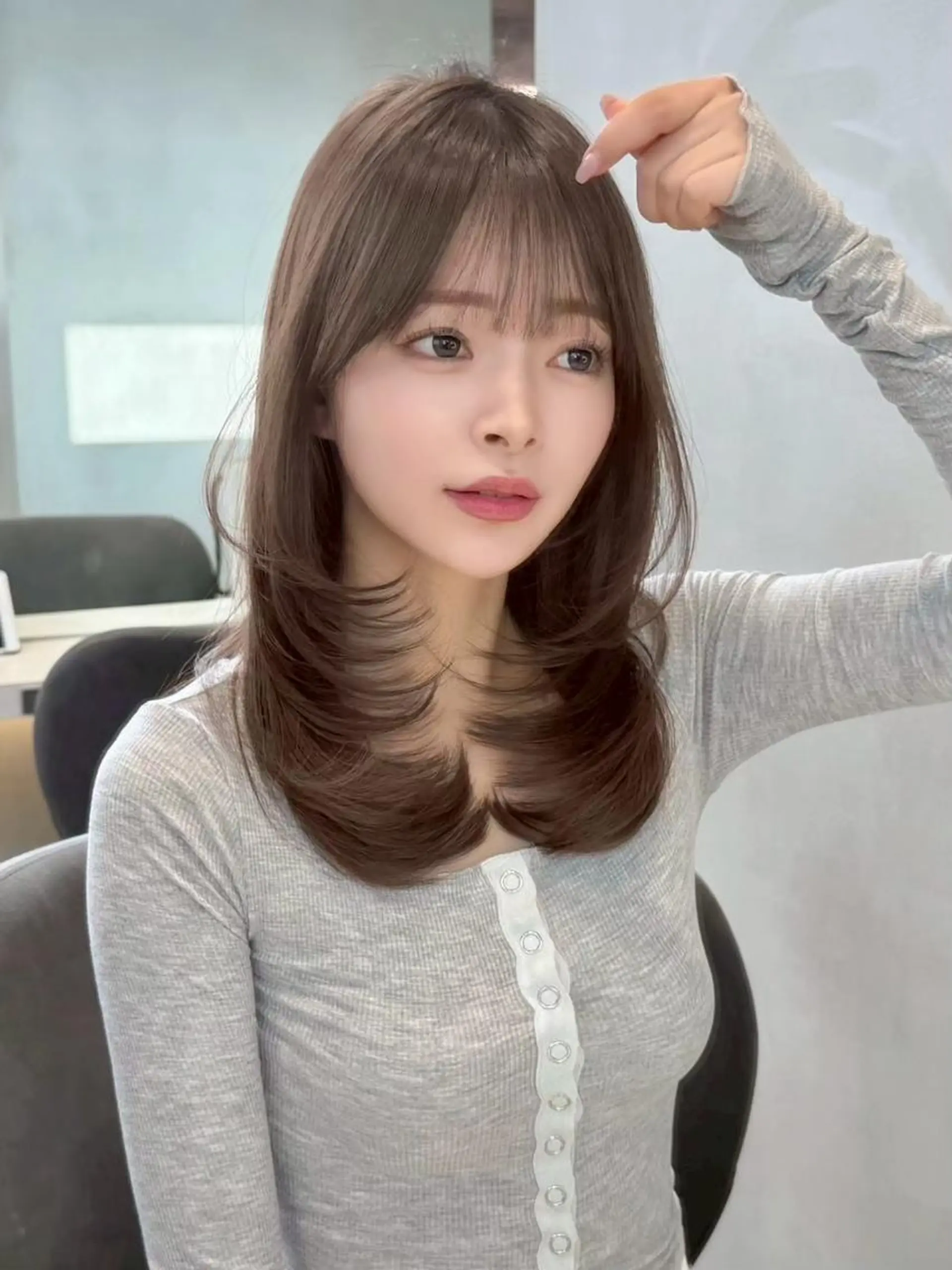 ミディアム カラー ブリーチ ダブルカラー ブリーチなしカラー 韓国風ヘア トリートメント カット ヘアカラー トリートメント GLROW IVY 大宮のヘアスタイル