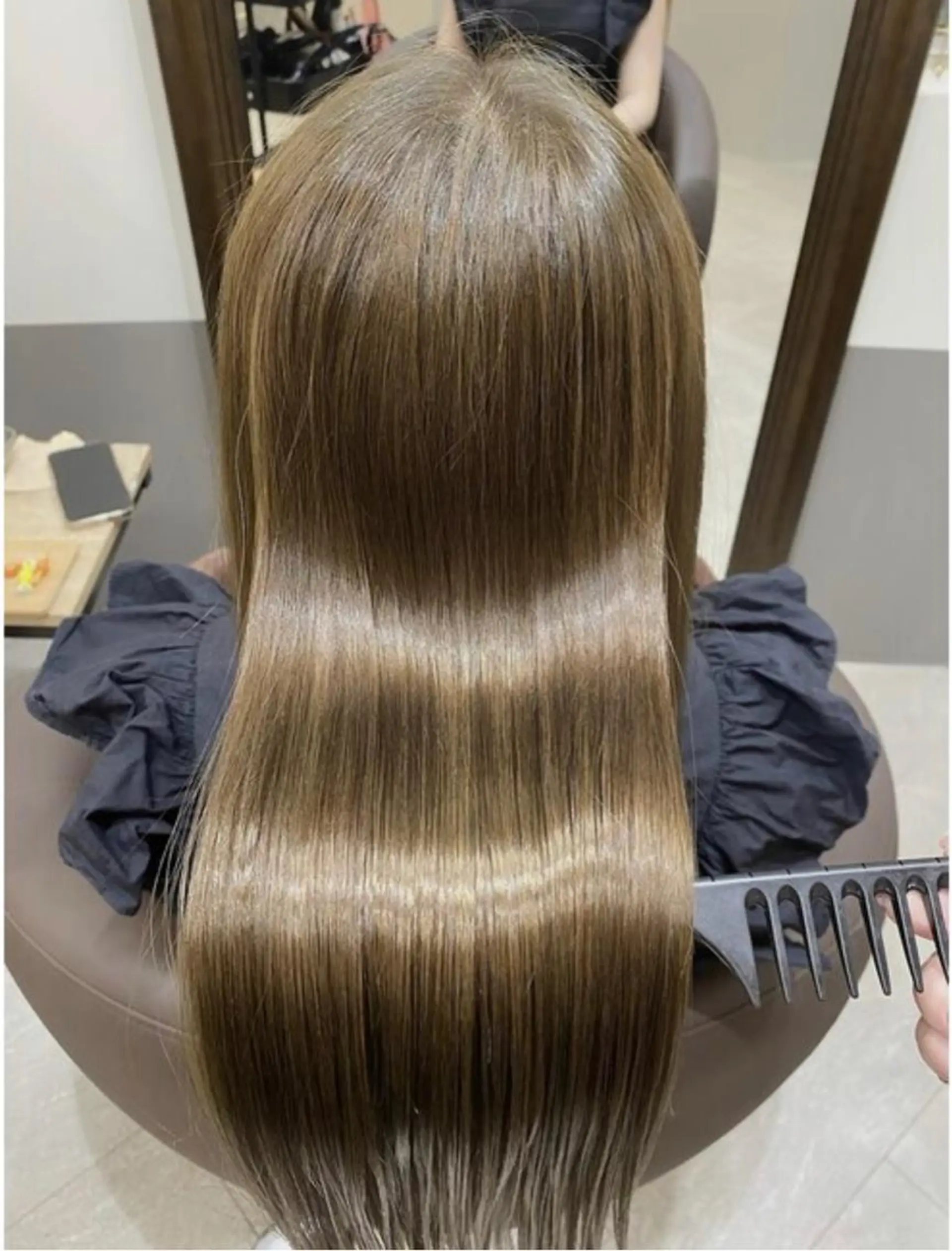 ロング broteなかもず 【髪にドラマを】のヘアスタイル