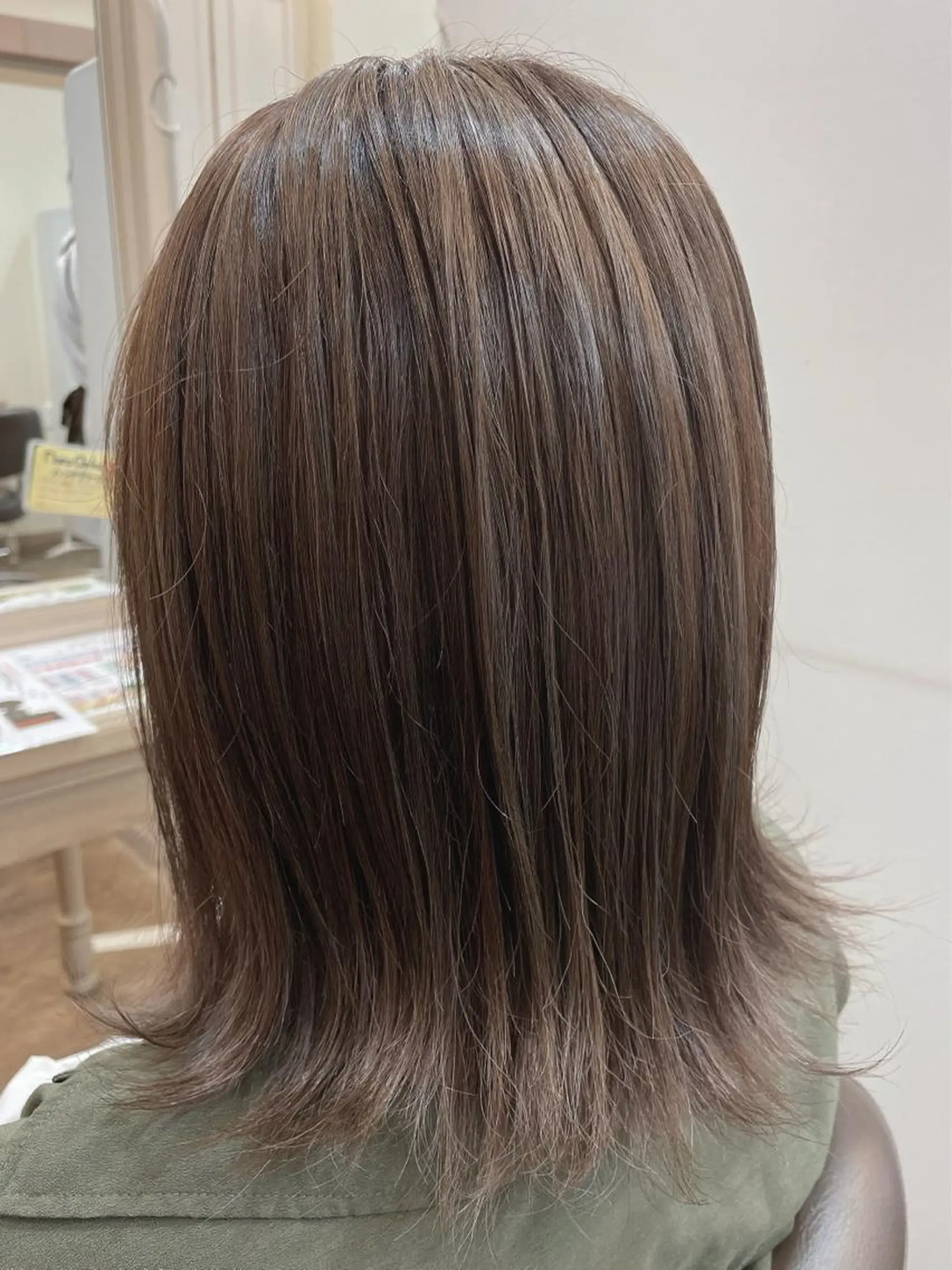 ミディアム カラー グレージュ ハイライトカラー ハイライト ヘアカラー トリートメント メンズパーマ🌀/ 中村郁未のヘアスタイル