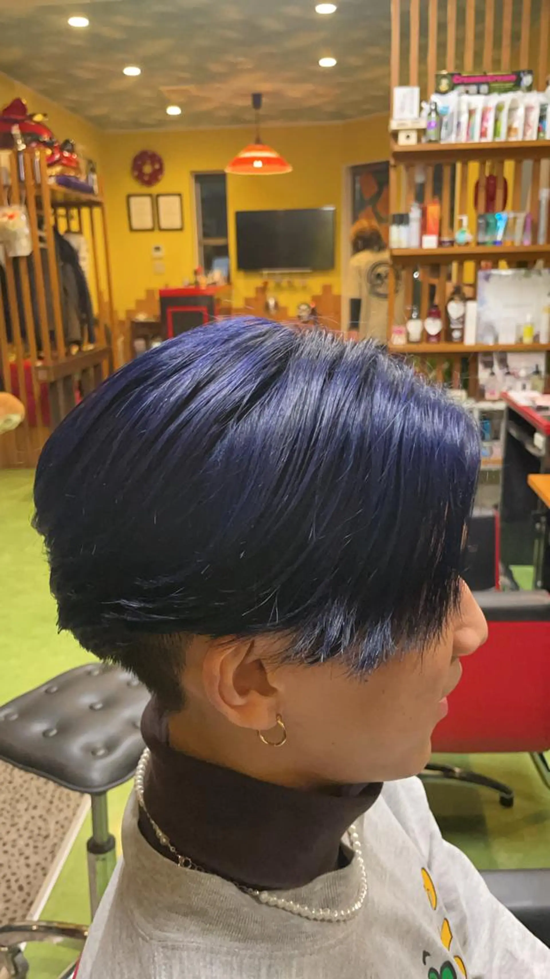 ショート カラー メンズ メンズブリーチ ブリーチ ブルーカラー ネイビーカラー デザインカラー🏝️ 須賀汐音のヘアスタイル