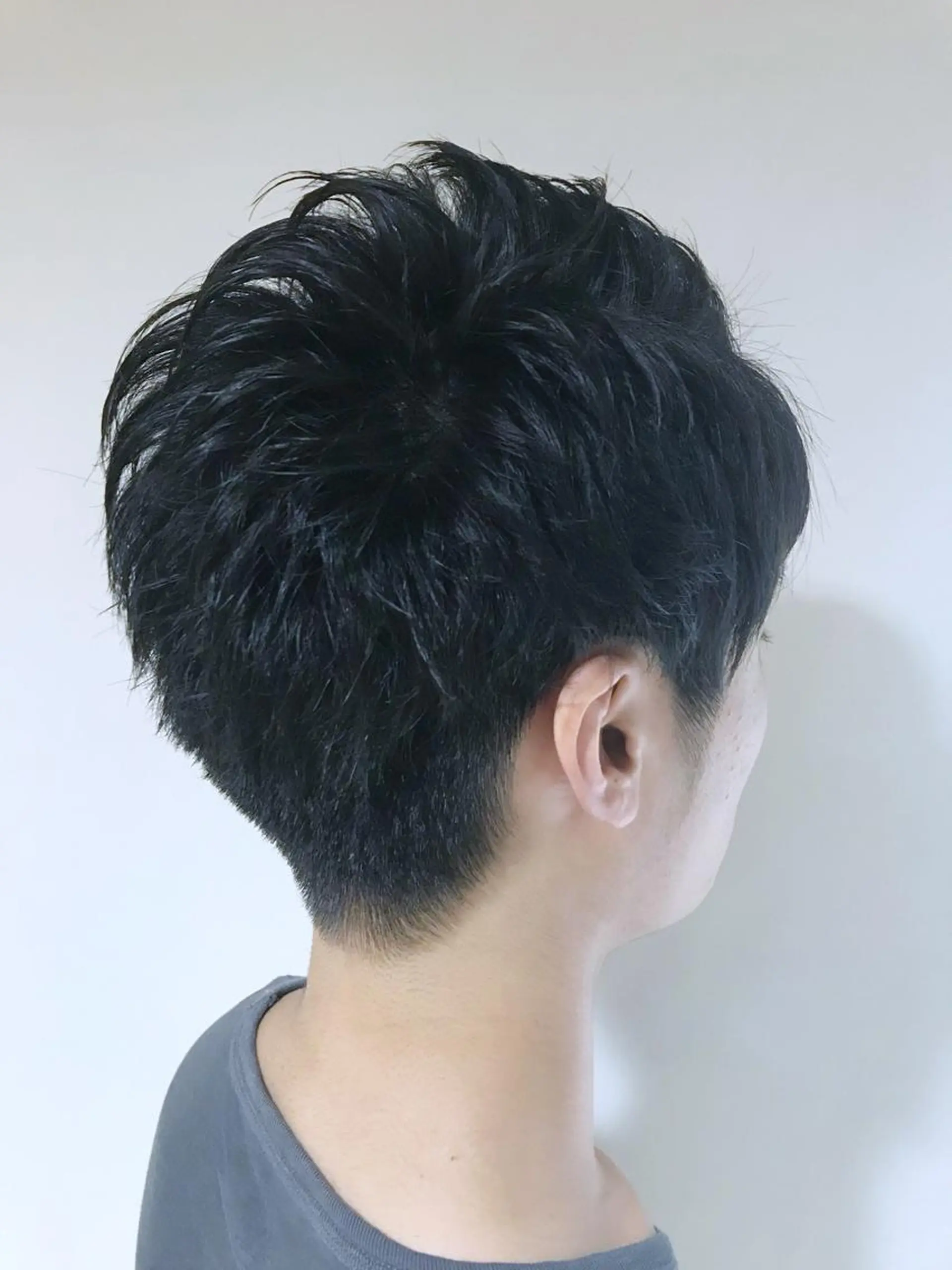 ショート メンズ インナーカラー/ ストレート/奥野洸也のヘアスタイル