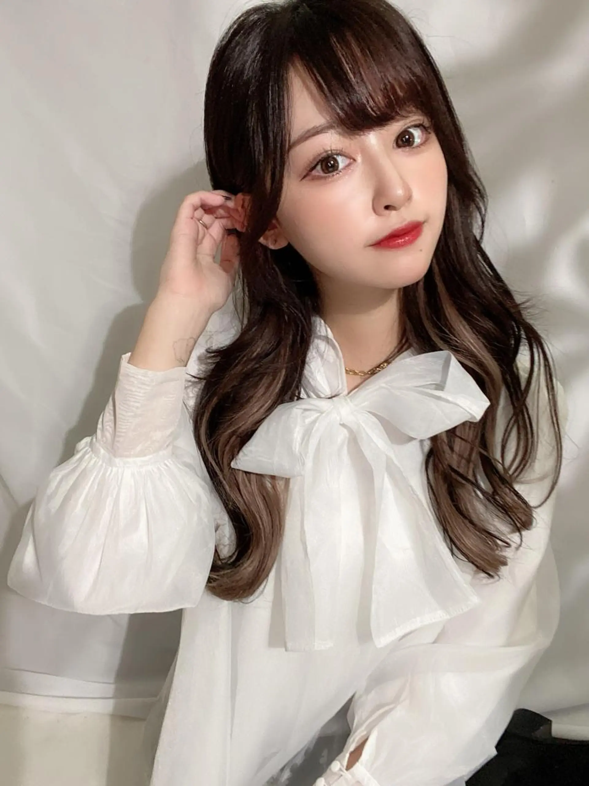 セミロング カラー ブリーチ ケアブリーチ ダブルカラー イヤリングカラー ハイライトカラー カット ヘアカラー トリートメント 新宿✨顔周りカット 韓国ヘア/坂本亜裟海のヘアスタイル