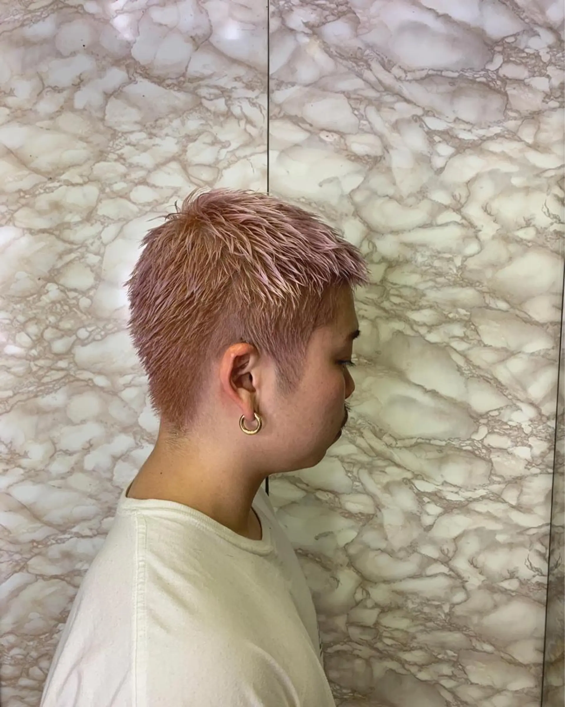 ショート メンズ 外国人風カラー 🌟小顔レイヤー× 赤み消し透明感カラーのヘアスタイル