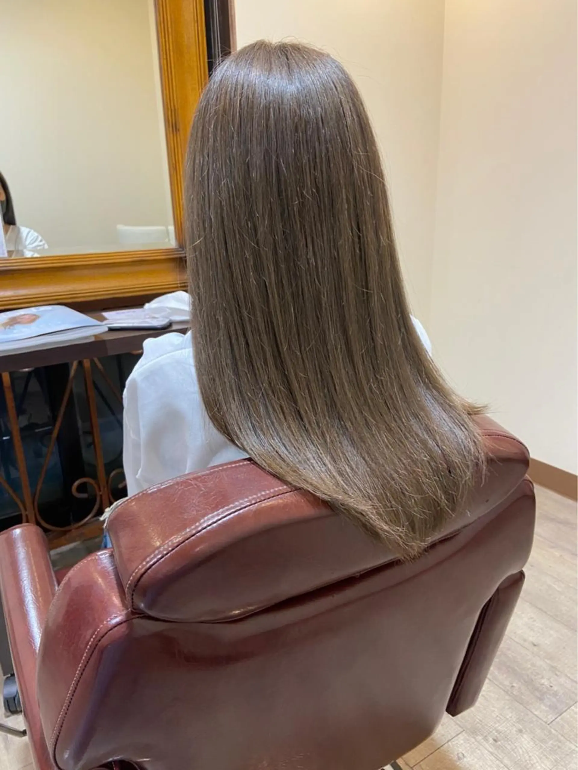 ロング カラー ベージュカラー ミルクティーベージュ 💫レイヤーカット✨ 透明感カラー工藤雄大のヘアスタイル