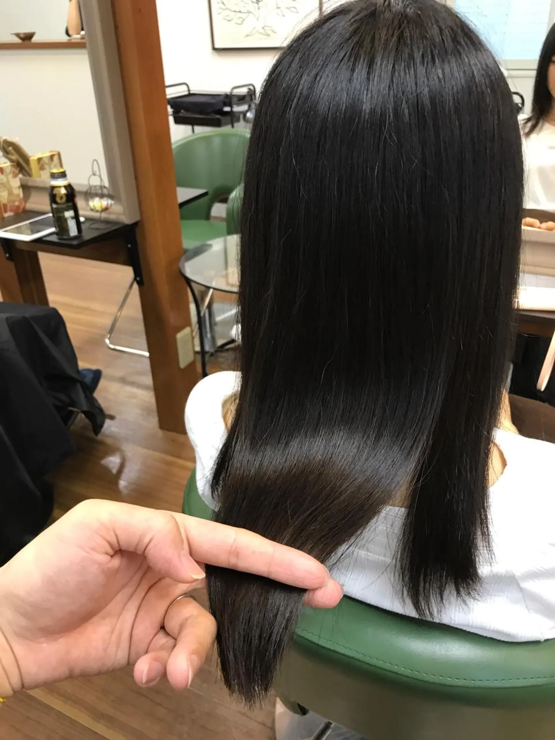 セミロング パーマ ストレートパーマ 吉森 満俊のヘアスタイル