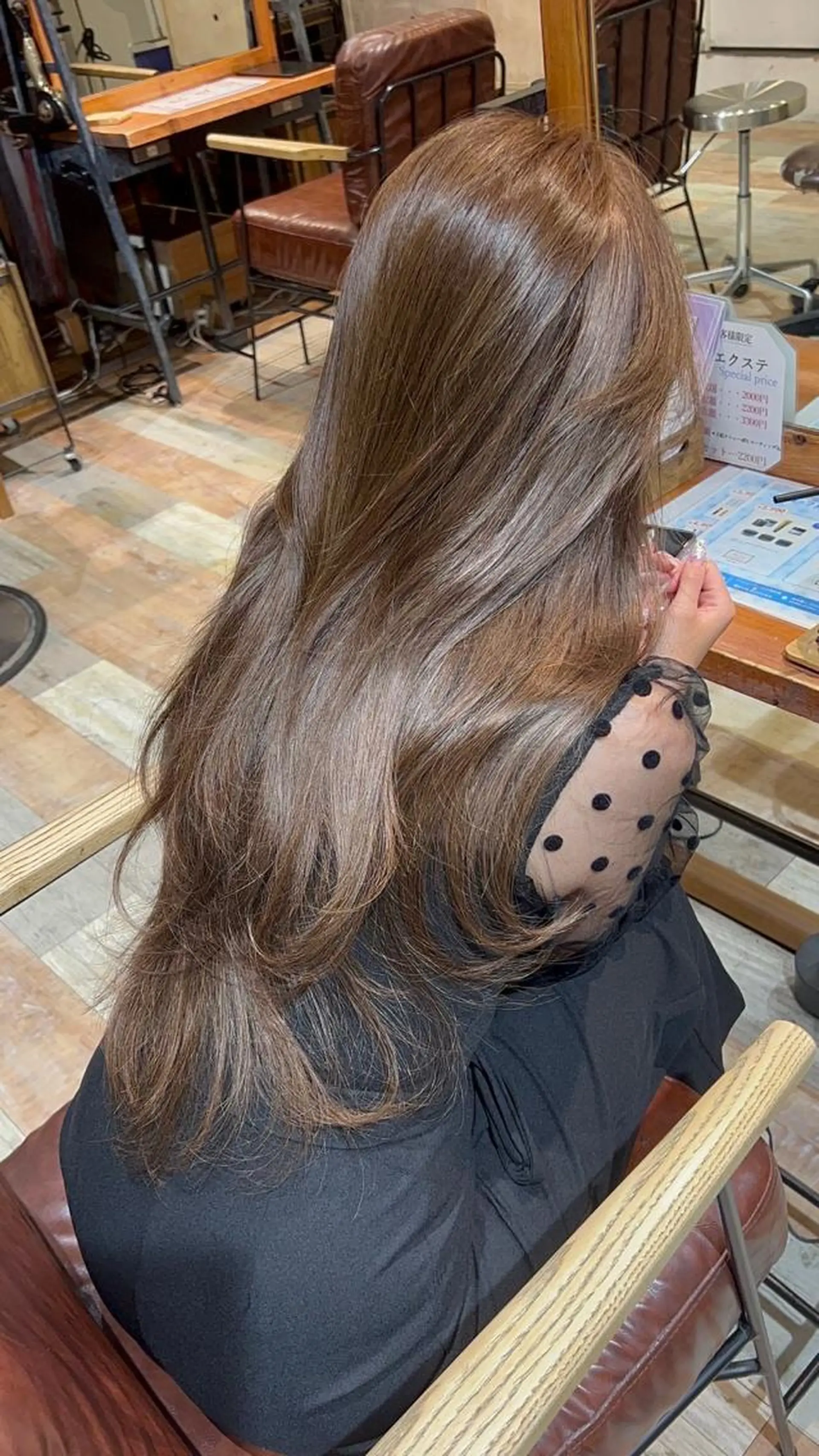 ロング ブリーチなしカラー 美髪矯正・清水天空のヘアスタイル